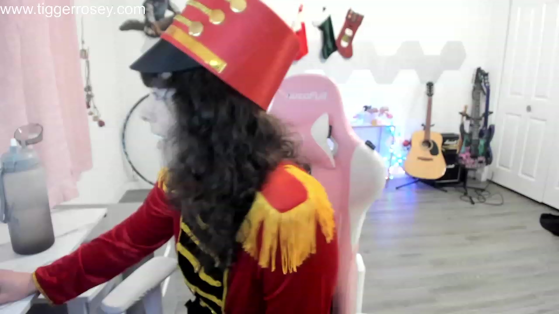 Gallery image thumbnail from TiggerRosey's myfreecams stream on, 12/20/2023, 01:23 image 10 of 20