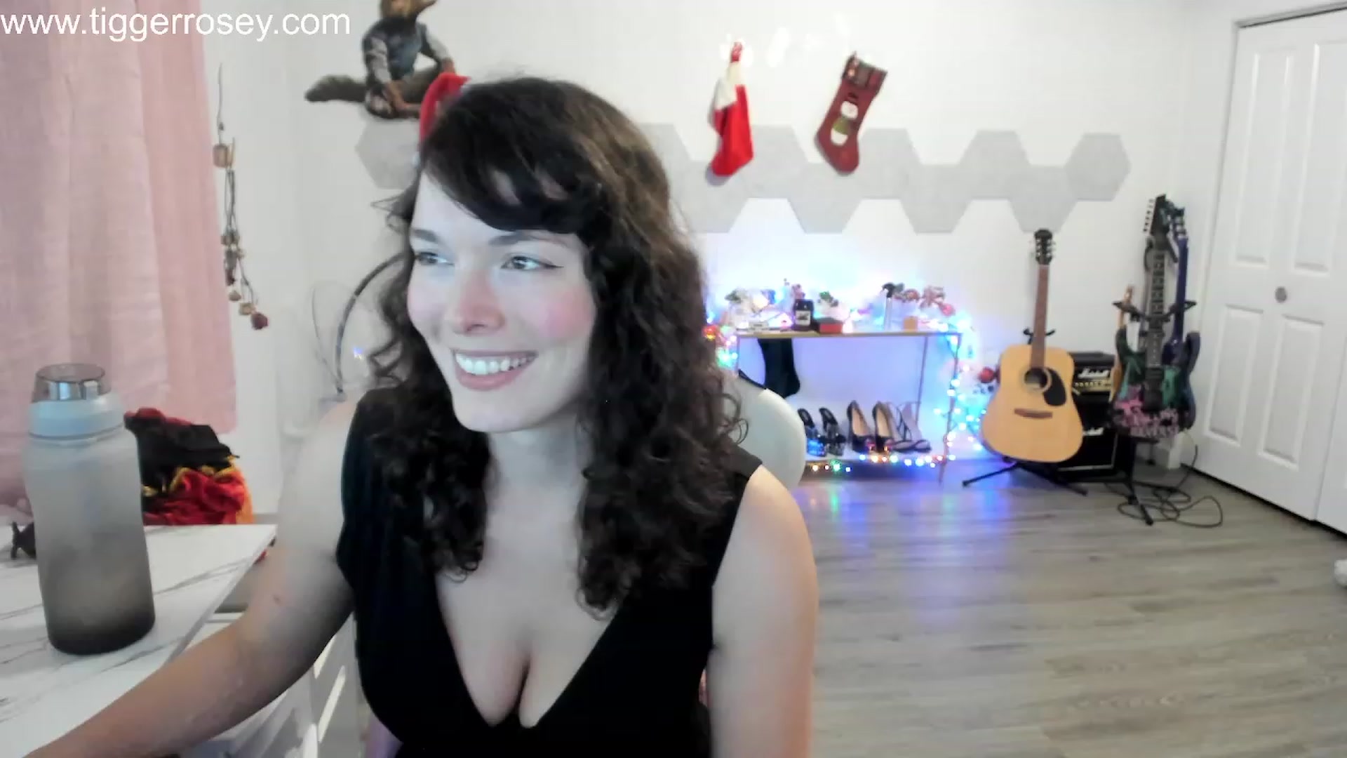 Gallery image thumbnail from TiggerRosey's myfreecams stream on, 12/20/2023, 06:04 image 11 of 20
