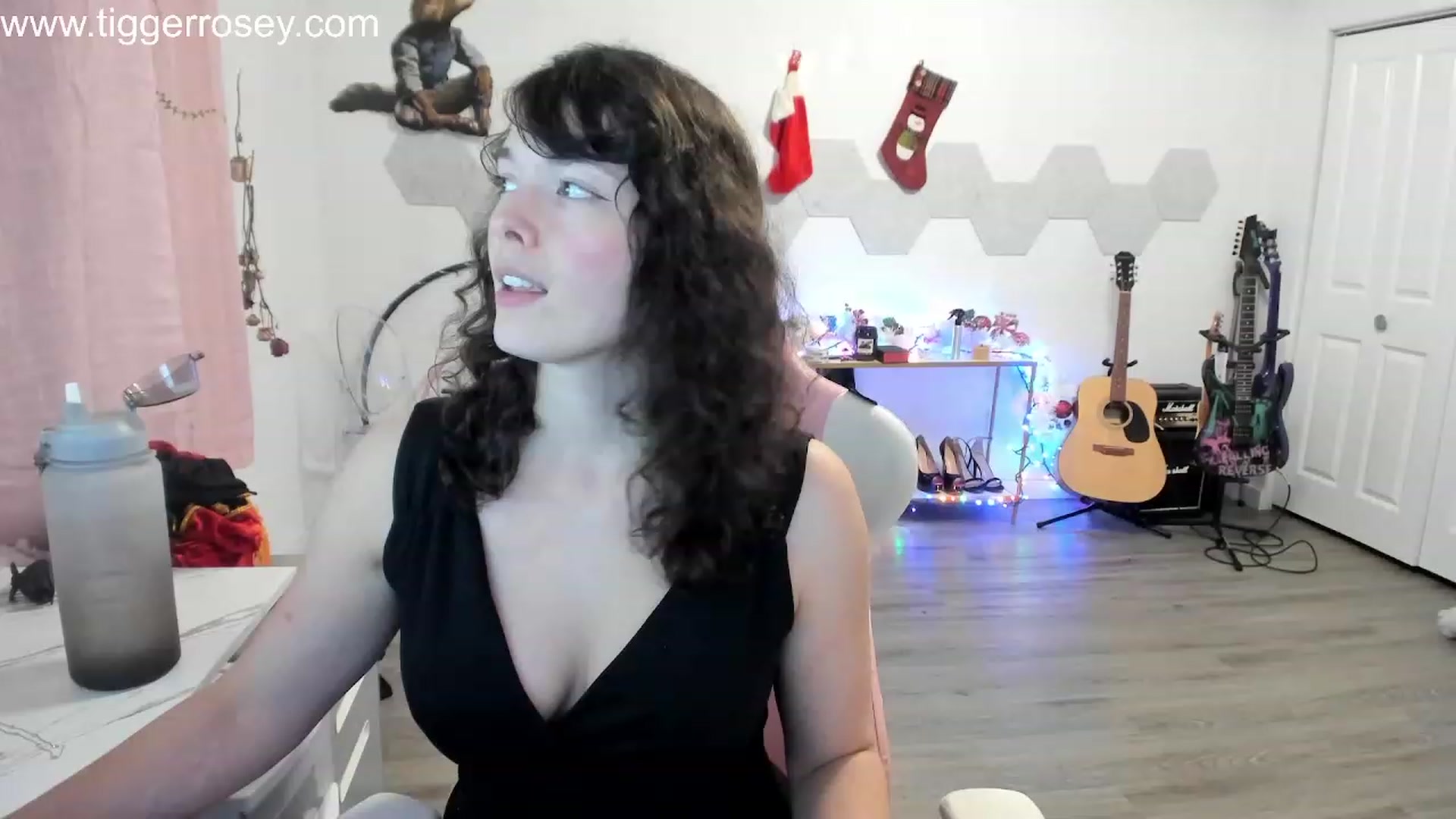 Gallery image thumbnail from TiggerRosey's myfreecams stream on, 12/20/2023, 06:04 image 14 of 20