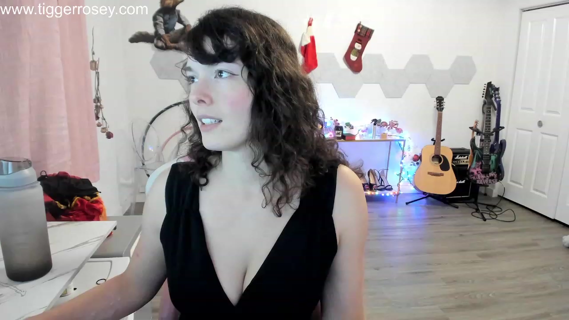 Gallery image thumbnail from TiggerRosey's myfreecams stream on, 12/20/2023, 06:04 image 12 of 20
