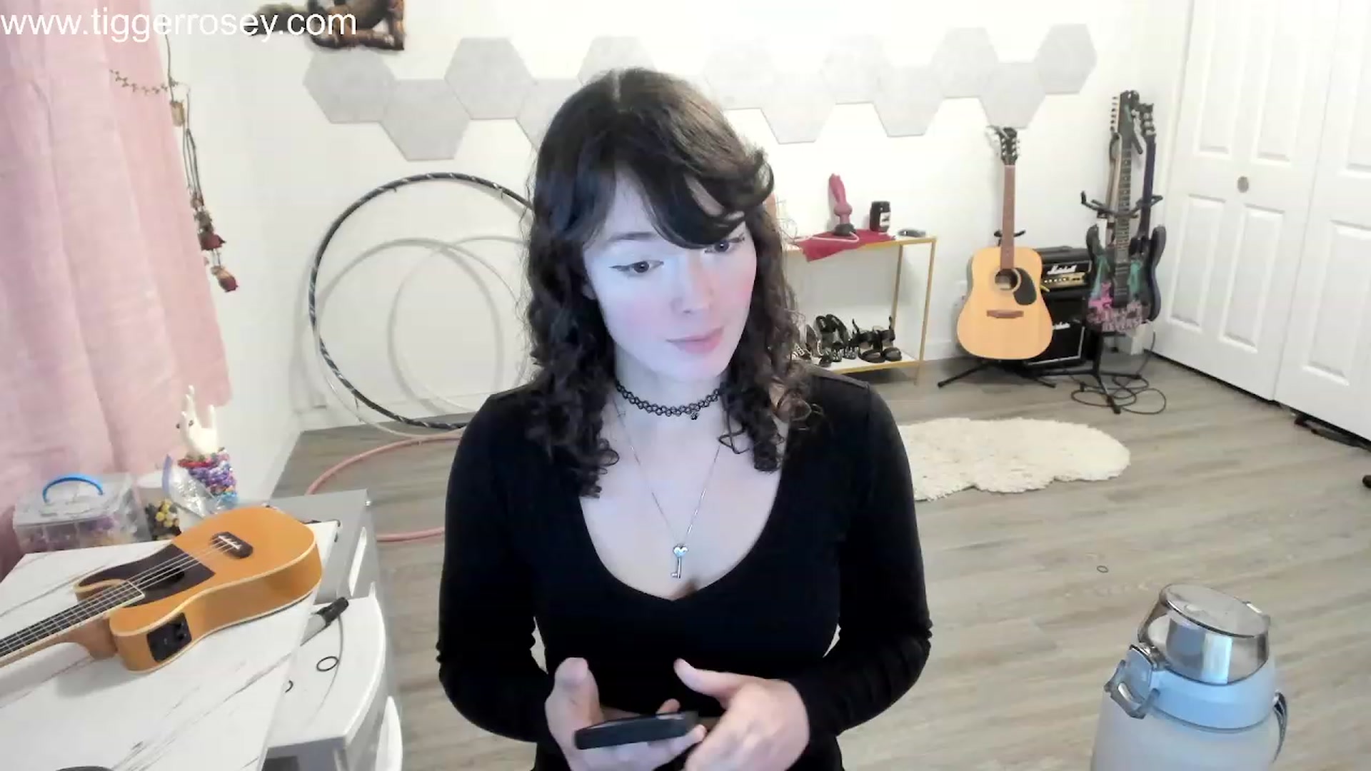 Gallery image thumbnail from TiggerRosey's myfreecams stream on, 01/11/2024, 02:23 image 12 of 20
