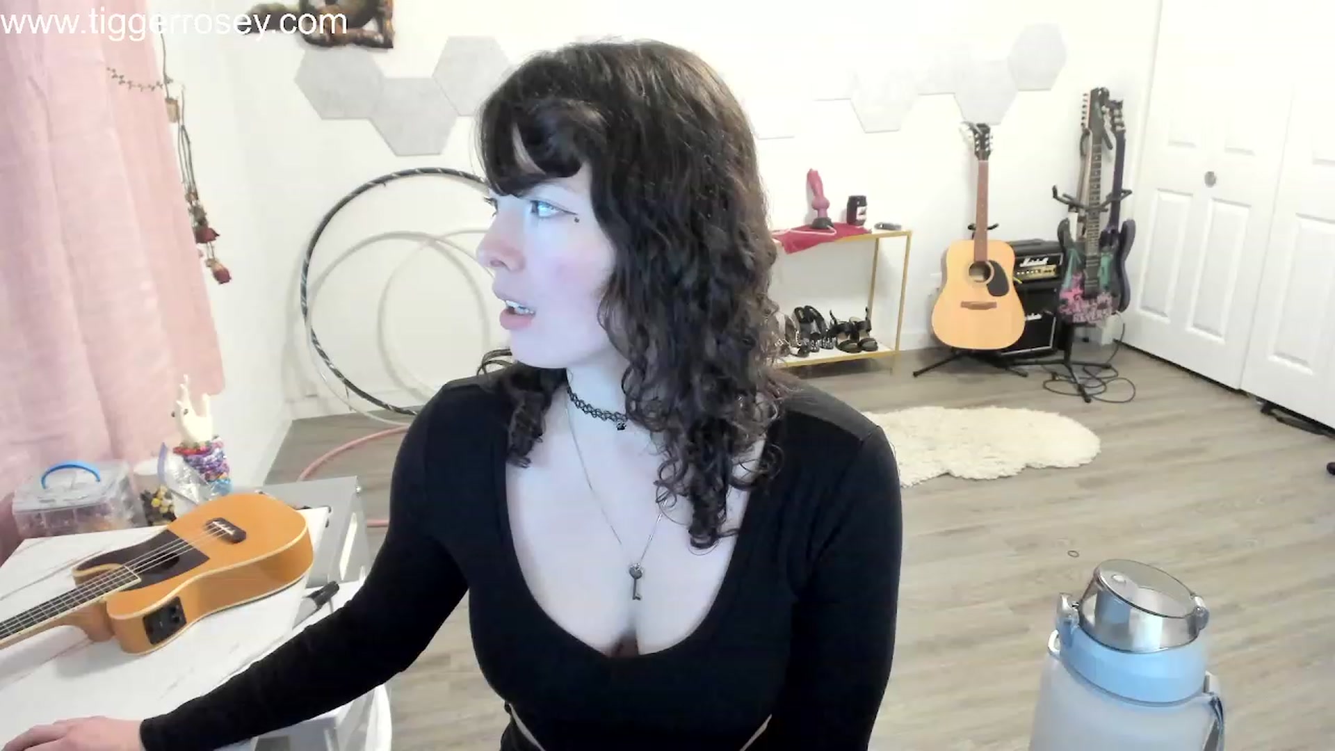Gallery image thumbnail from TiggerRosey's myfreecams stream on, 01/11/2024, 02:23 image 16 of 20