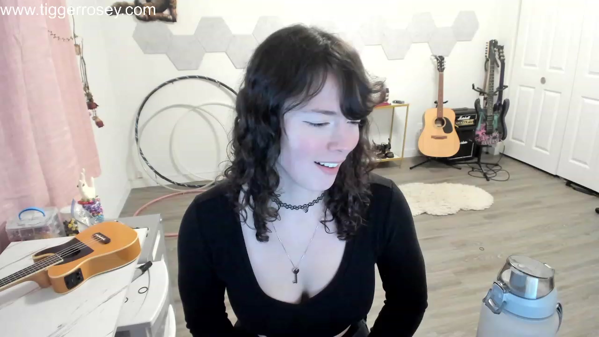 Gallery image thumbnail from TiggerRosey's myfreecams stream on, 01/11/2024, 02:23 image 10 of 20
