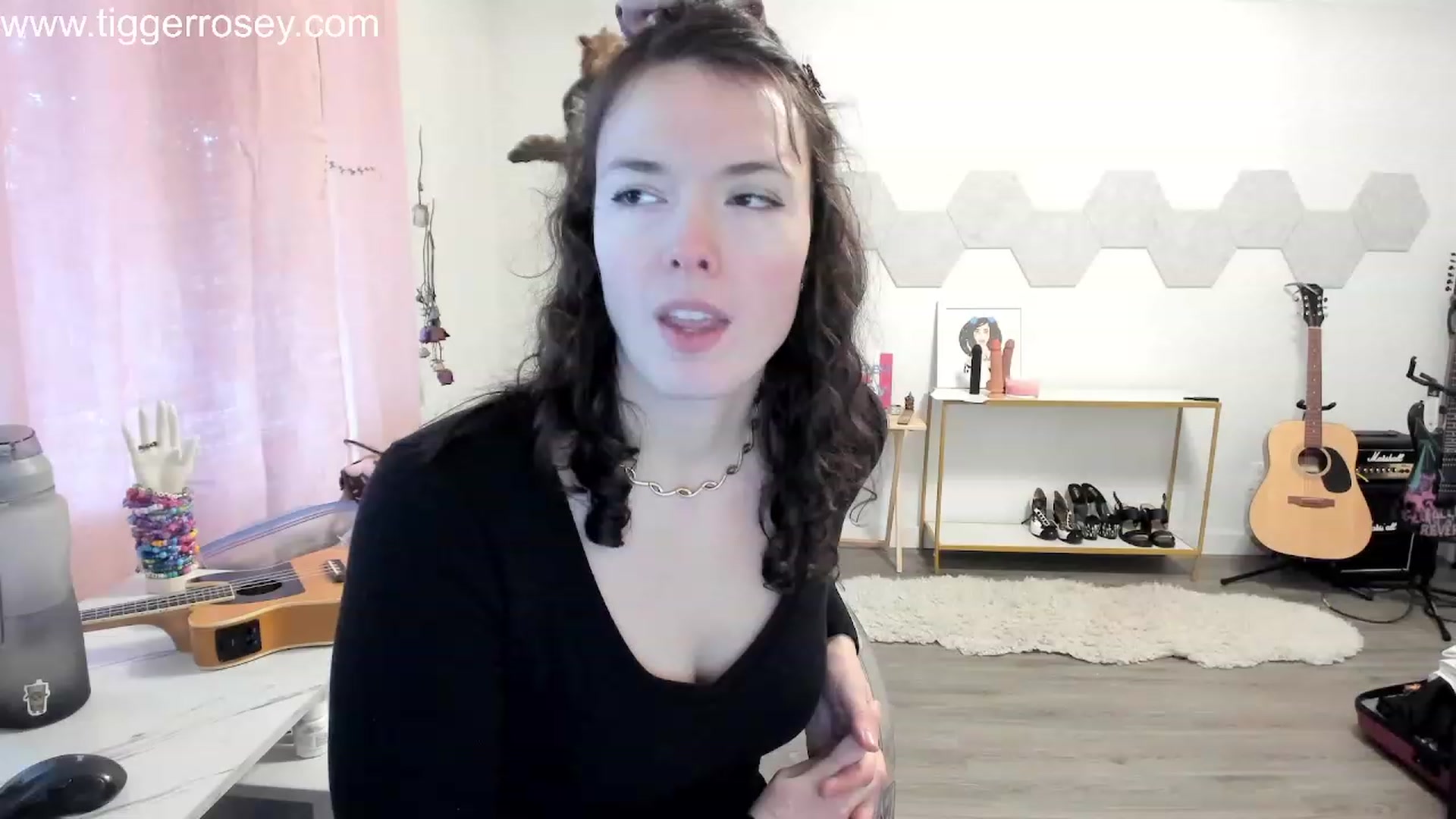 Gallery image thumbnail from TiggerRosey's myfreecams stream on, 01/17/2024, 24:42 image 6 of 20