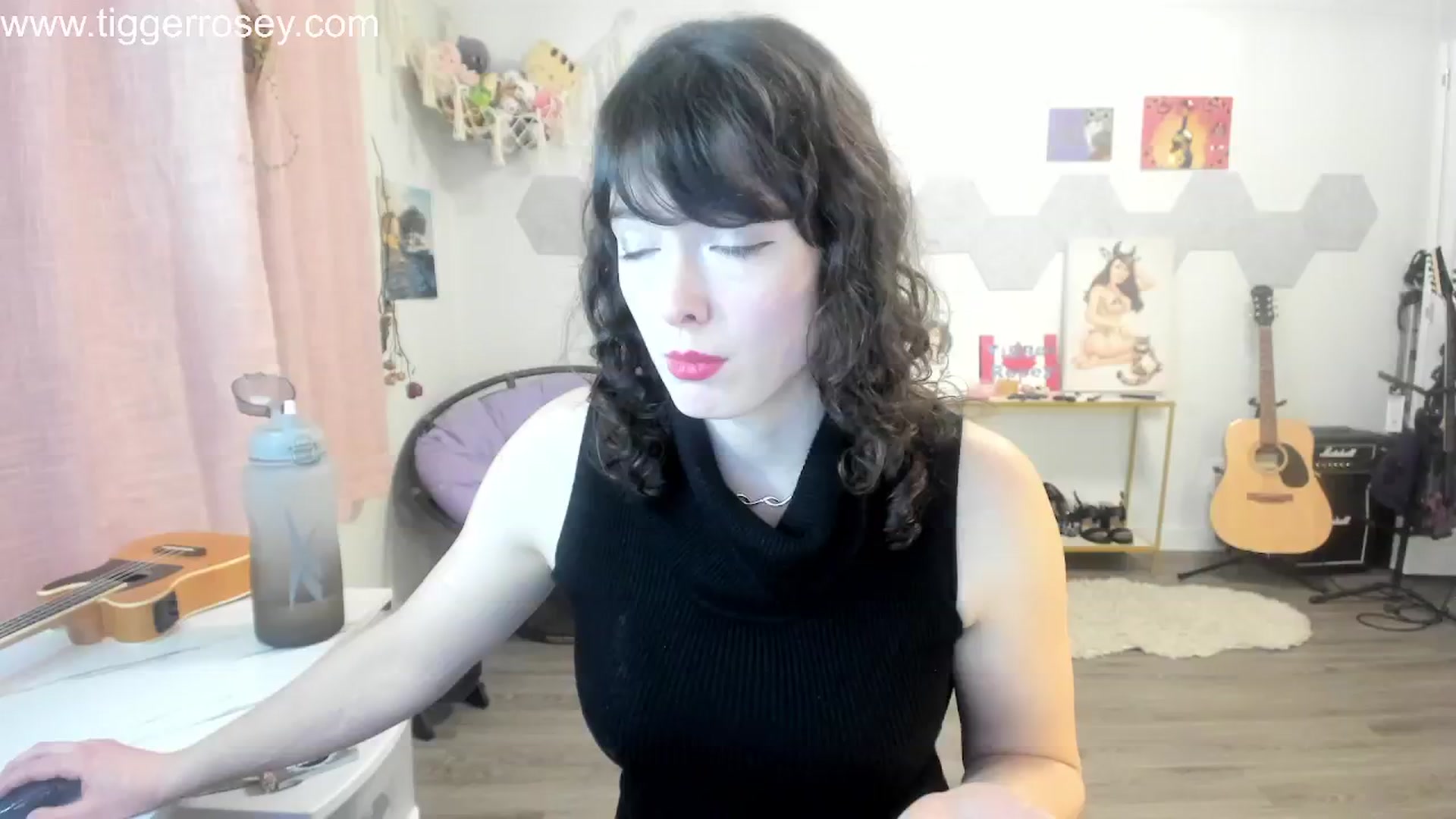 Gallery image thumbnail from TiggerRosey's myfreecams stream on, 02/13/2024, 04:21 image 8 of 20