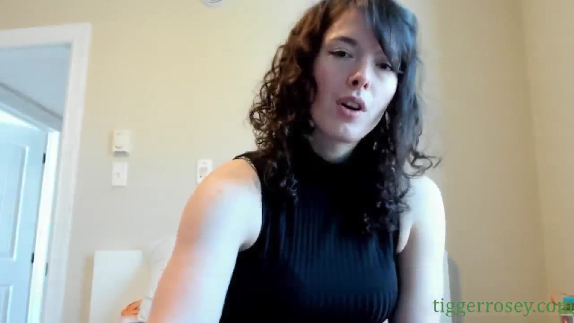 Gallery image thumbnail from TiggerRosey's myfreecams stream on, 05/08/2024, 17:24 image 4 of 20