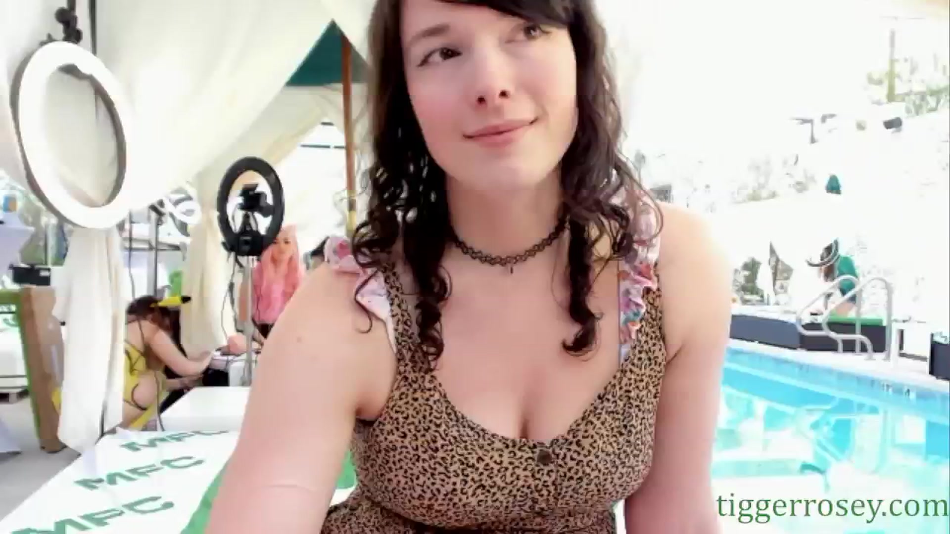 Gallery image thumbnail from TiggerRosey's myfreecams stream on, 05/20/2024, 23:56 image 17 of 20