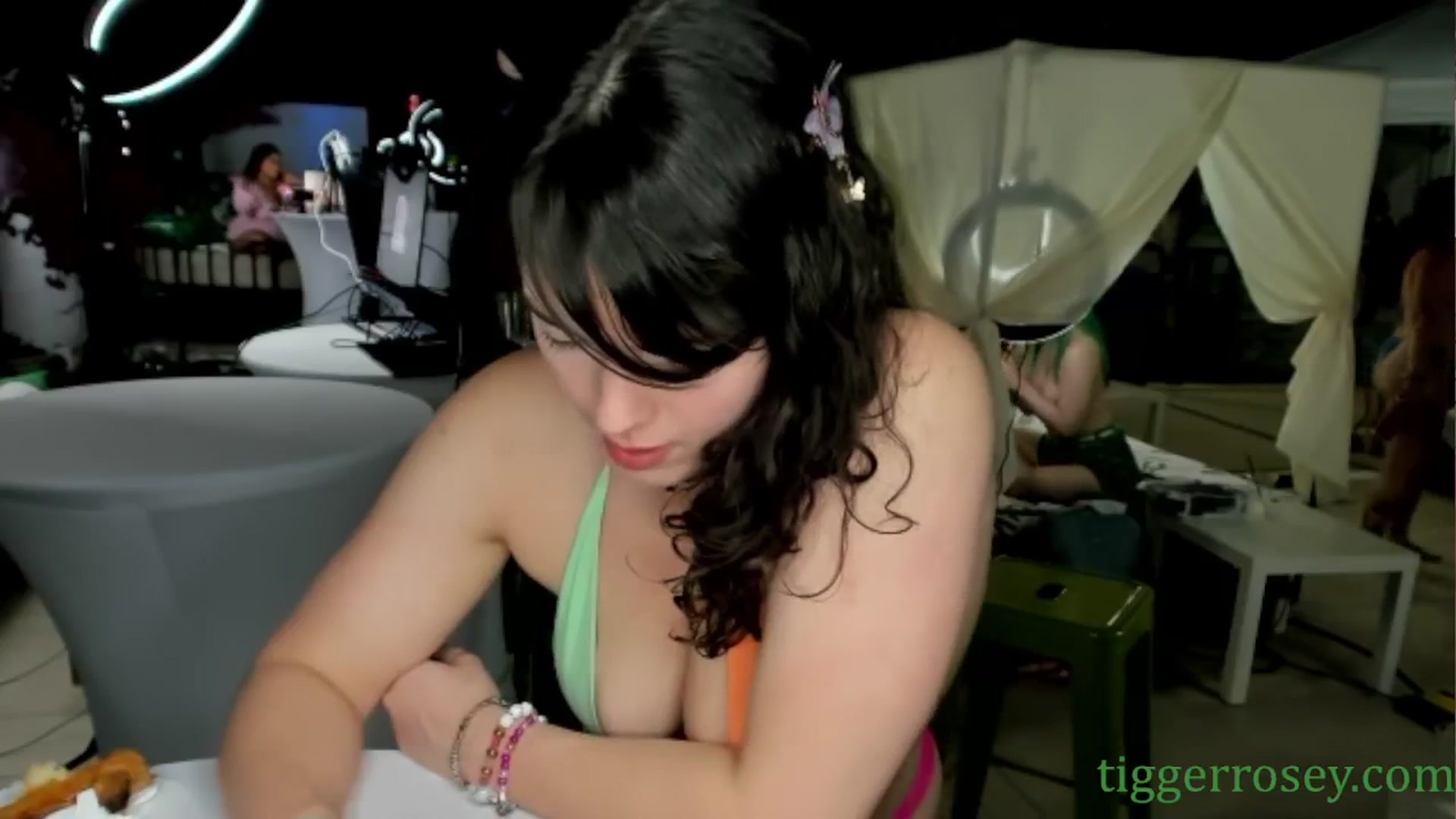 Gallery image thumbnail from TiggerRosey's myfreecams stream on, 05/21/2024, 06:31 image 19 of 20