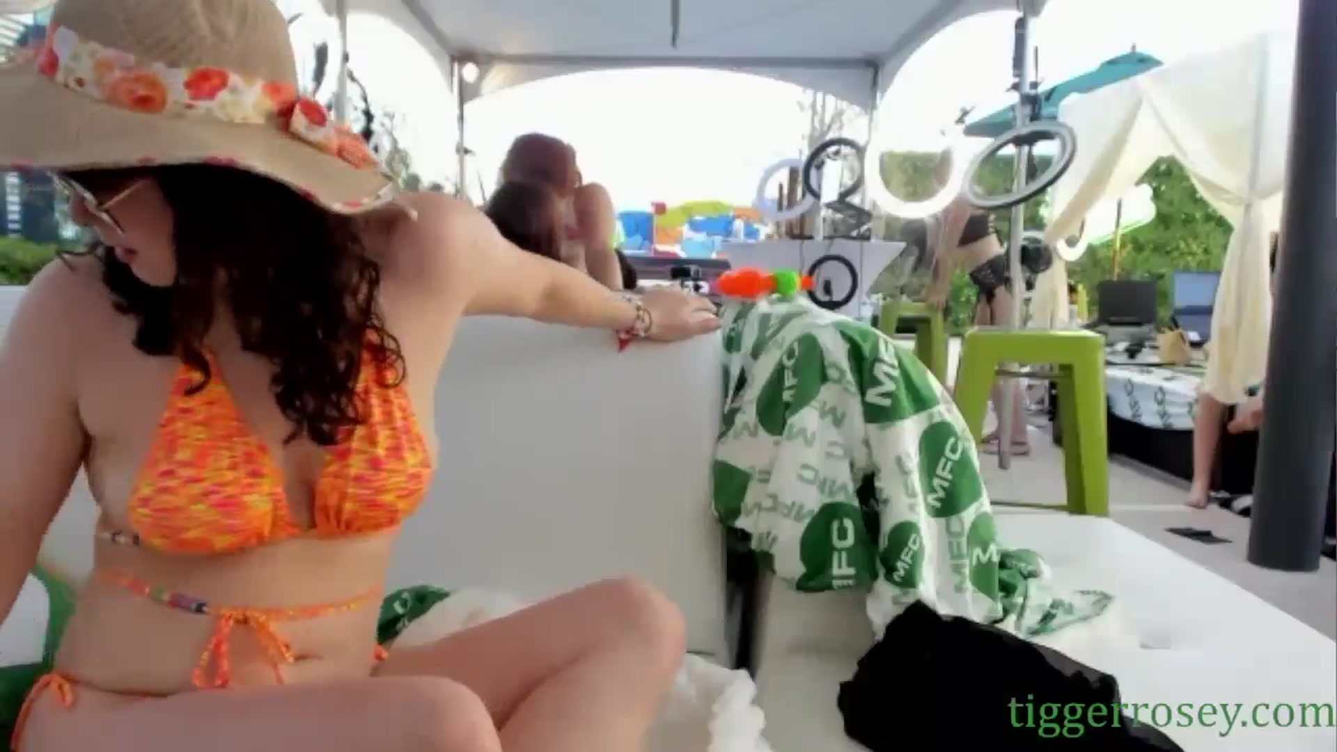 Gallery image thumbnail from TiggerRosey's myfreecams stream on, 05/21/2024, 23:58 image 15 of 20