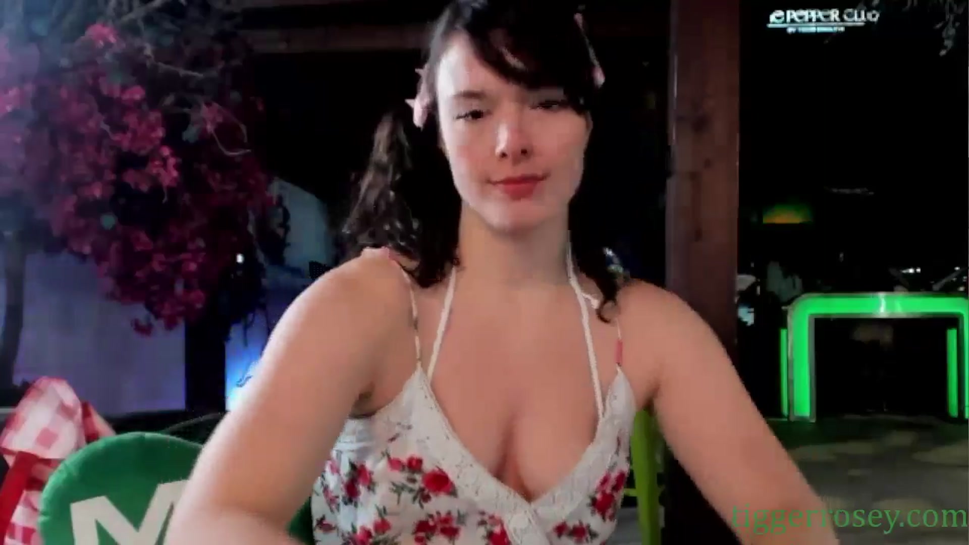 Gallery image thumbnail from TiggerRosey's myfreecams stream on, 05/22/2024, 05:22 image 4 of 20