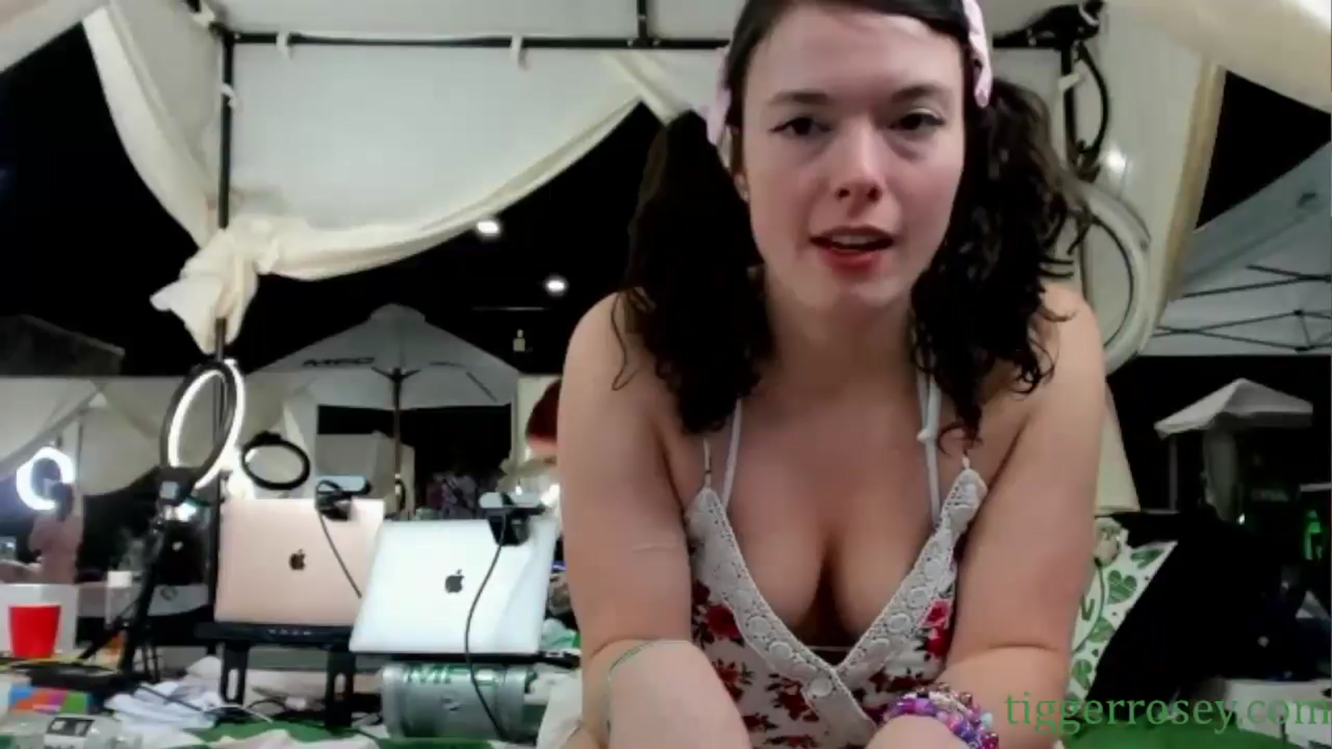 Gallery image thumbnail from TiggerRosey's myfreecams stream on, 05/22/2024, 06:14 image 12 of 20