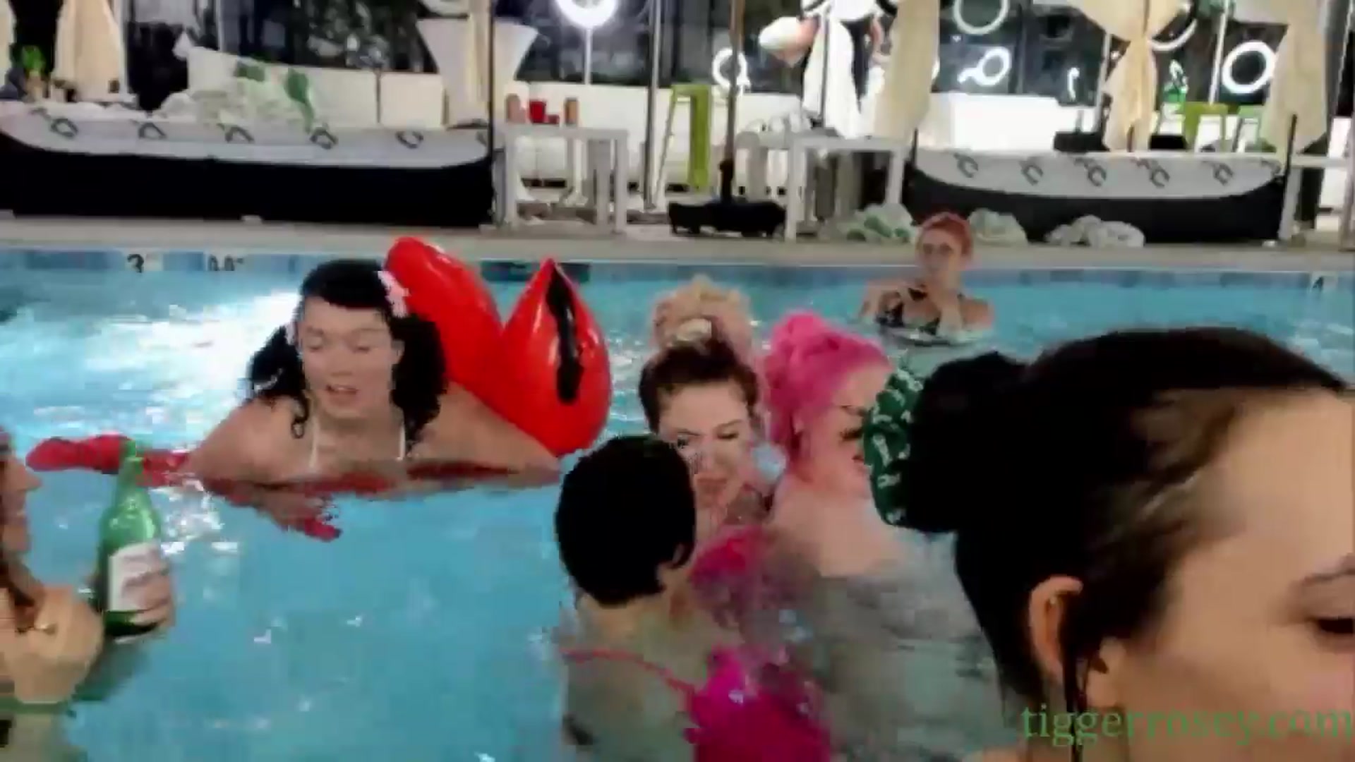 Gallery image thumbnail from TiggerRosey's myfreecams stream on, 05/22/2024, 09:01 image 16 of 20