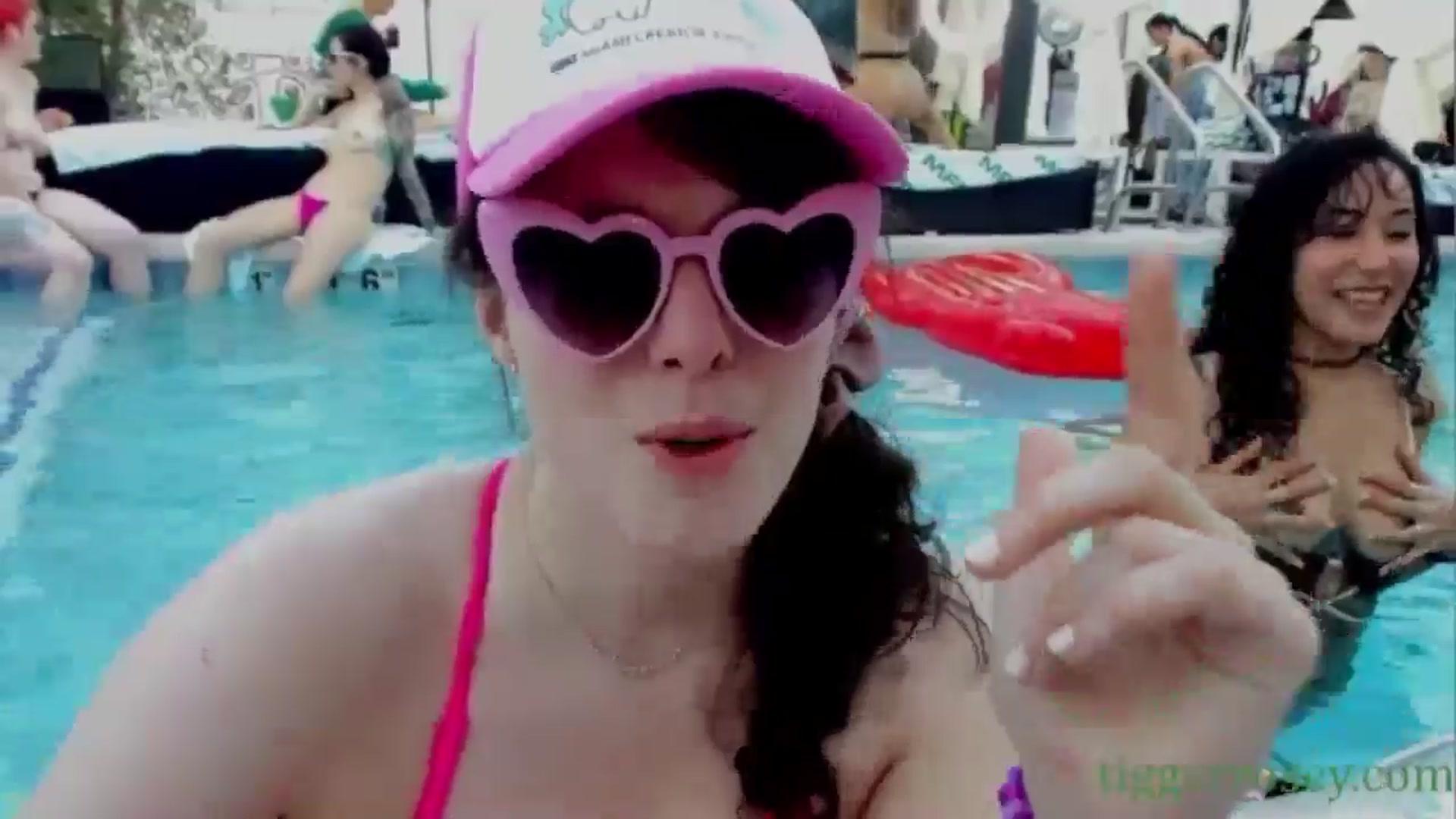 Gallery image thumbnail from TiggerRosey's myfreecams stream on, 05/23/2024, 24:41 image 11 of 20