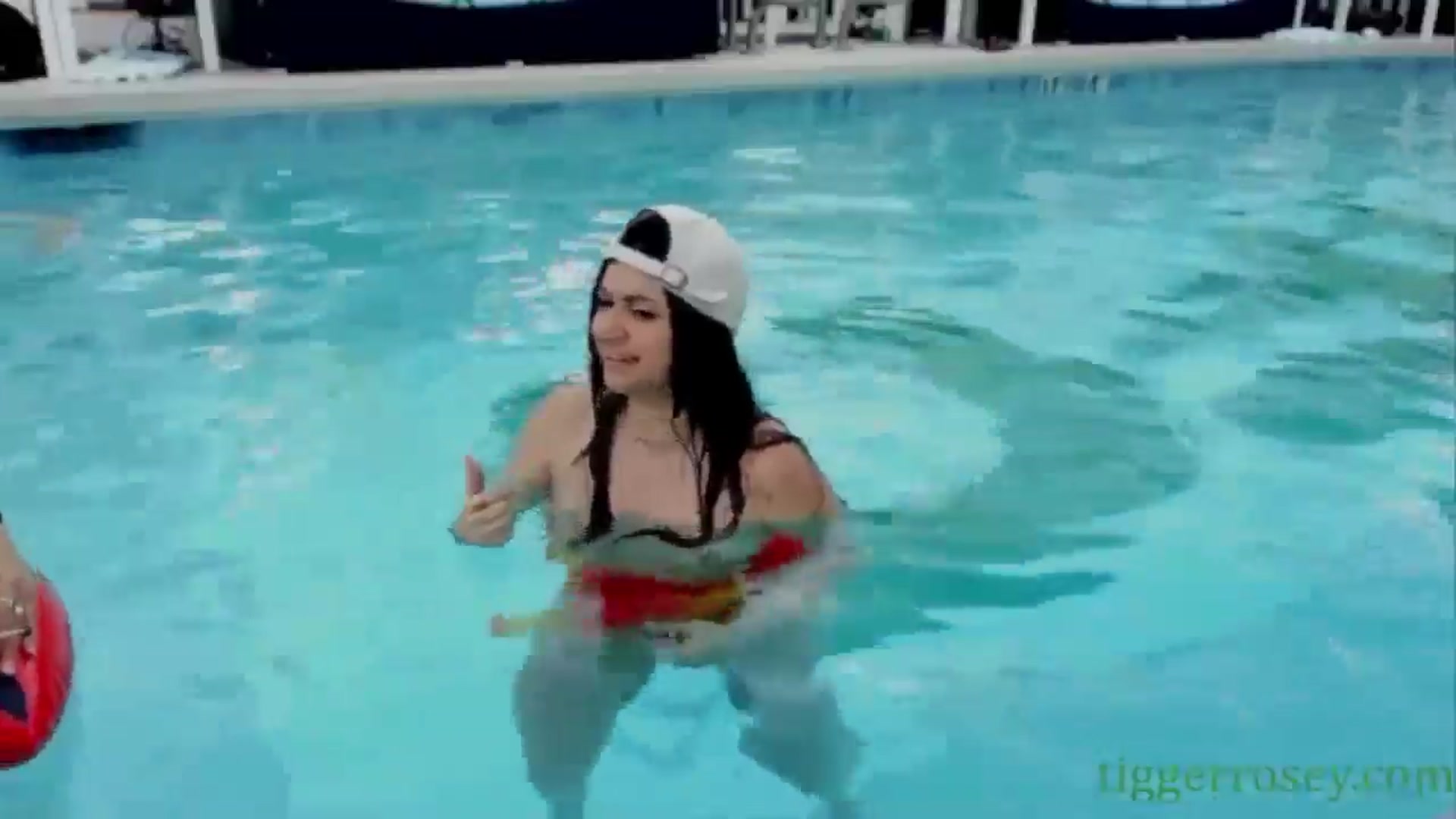 Gallery image thumbnail from TiggerRosey's myfreecams stream on, 05/23/2024, 01:46 image 7 of 20