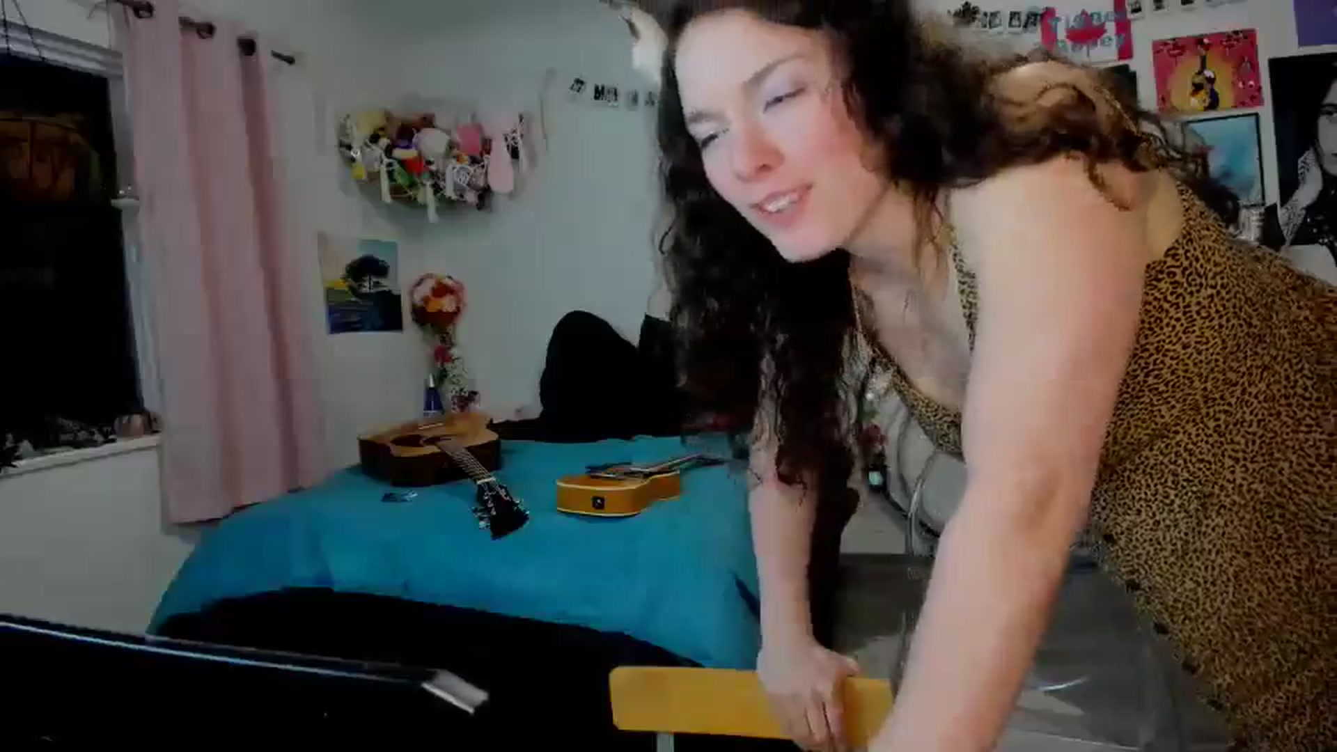 Gallery image thumbnail from TiggerRosey's myfreecams stream on, 04/16/2025, 06:45 image 15 of 20