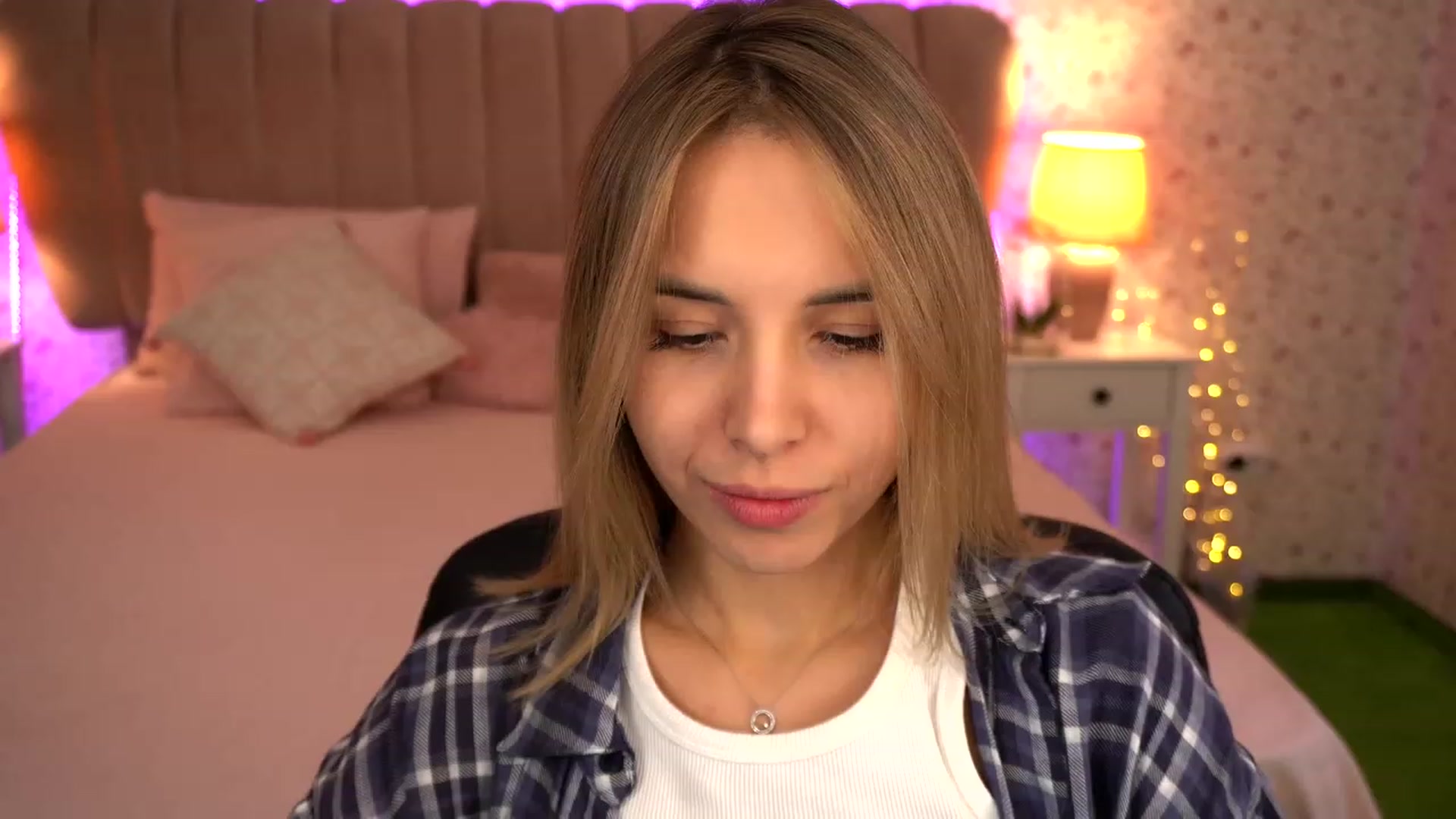 Gallery image thumbnail from Tilli's myfreecams stream on, 11/30/2023, 13:23 image 8 of 20