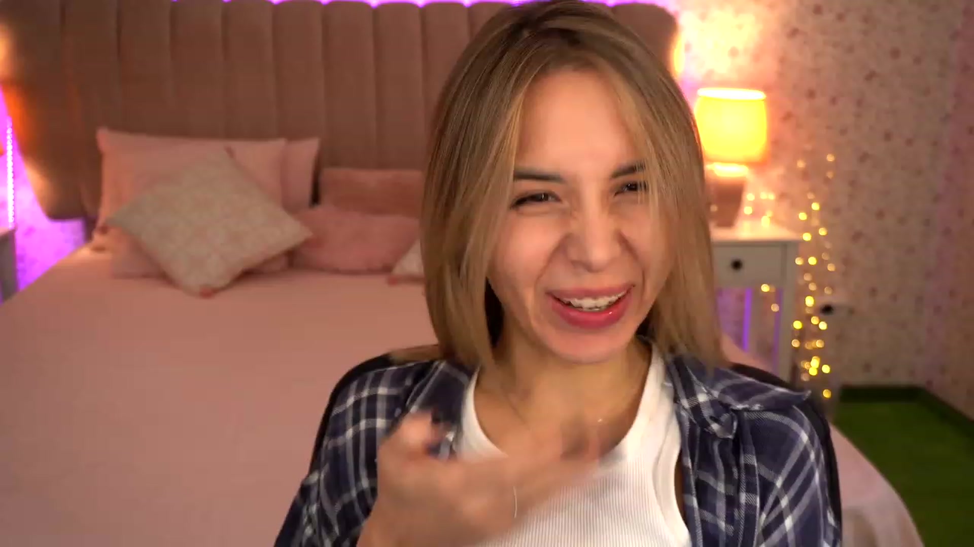 Gallery image thumbnail from Tilli's myfreecams stream on, 11/30/2023, 13:23 image 7 of 20