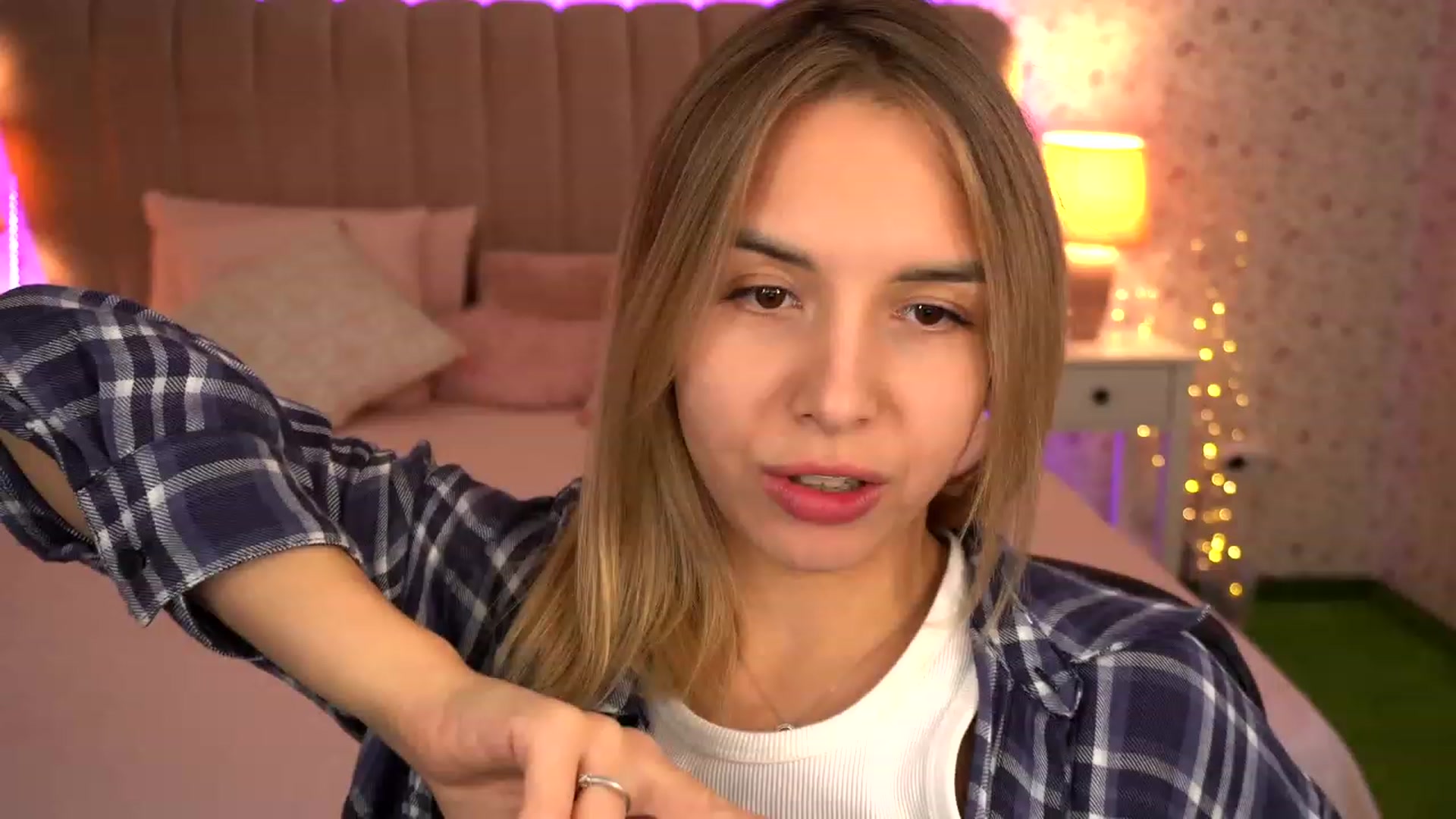 Gallery image thumbnail from Tilli's myfreecams stream on, 11/30/2023, 13:23 image 2 of 20