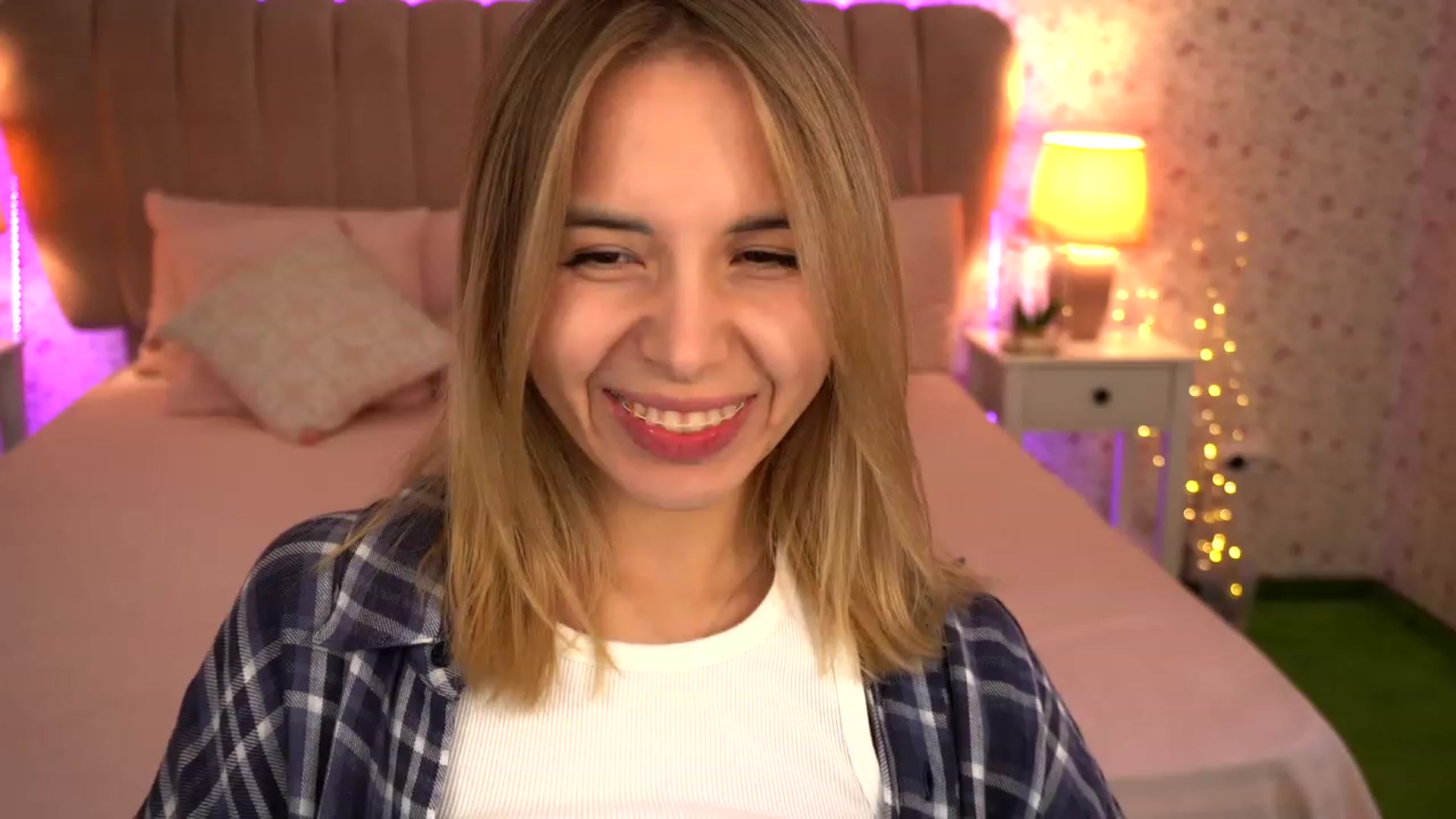 Gallery image thumbnail from Tilli's myfreecams stream on, 11/30/2023, 13:23 image 11 of 20