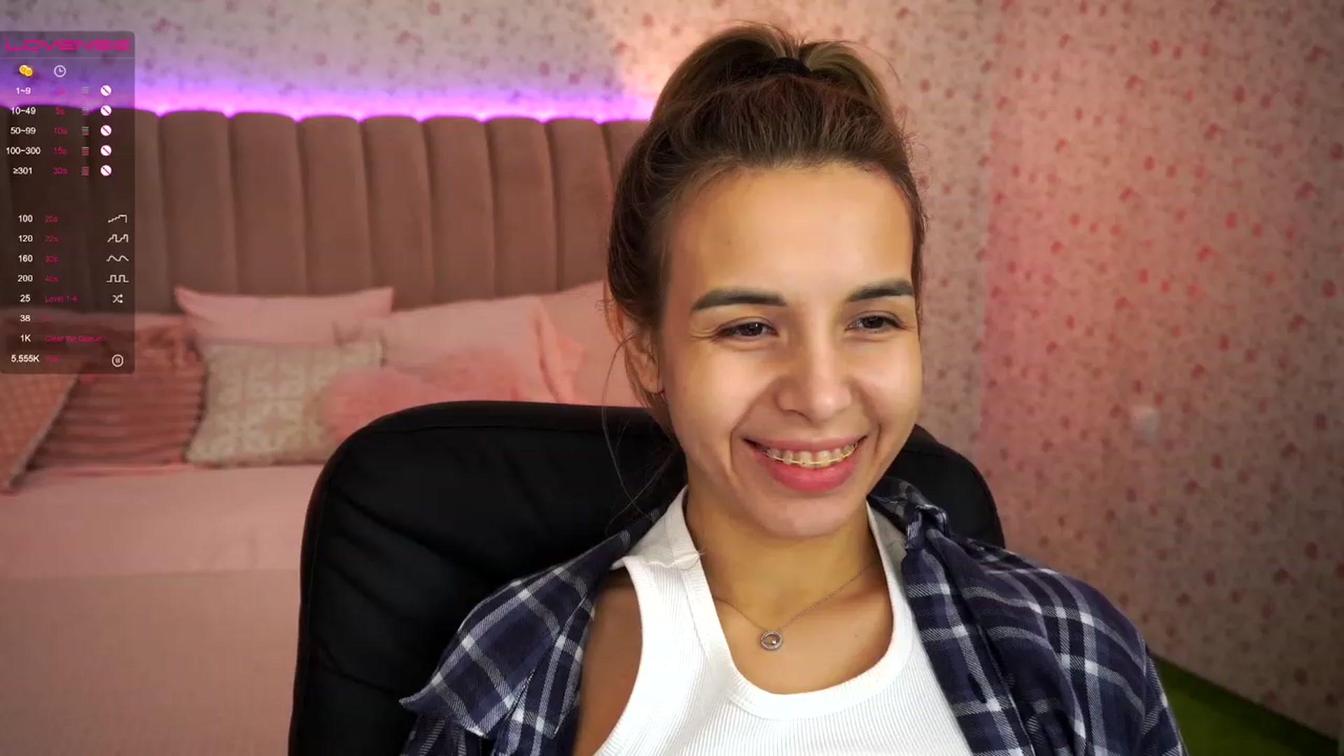 Gallery image thumbnail from Tilli's myfreecams stream on, 12/13/2023, 11:21 image 8 of 20