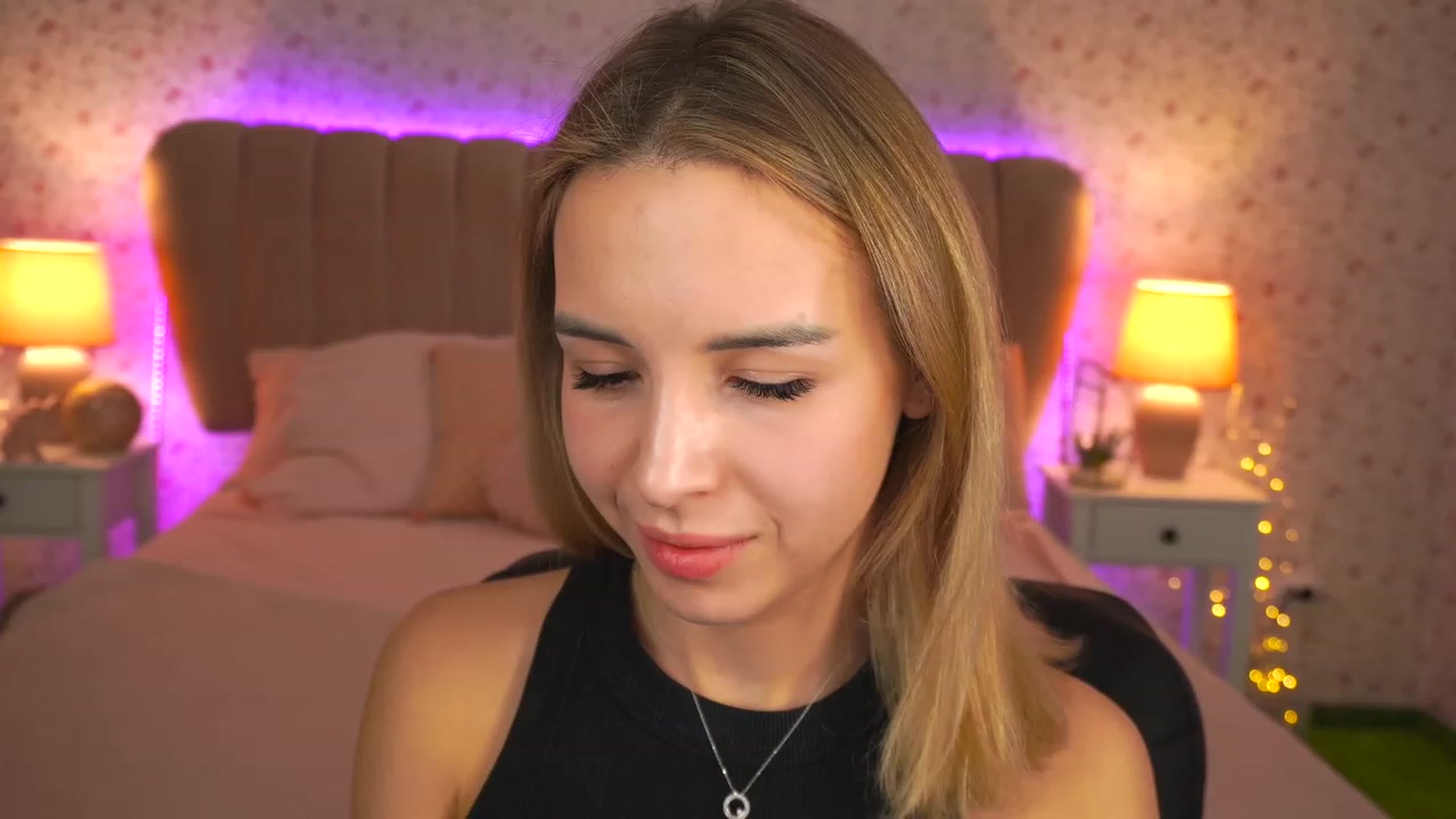 Gallery image thumbnail from Tilli's myfreecams stream on, 12/15/2023, 14:12 image 1 of 20
