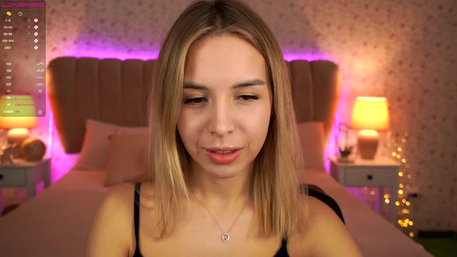 Gallery image thumbnail from Tilli's myfreecams stream on, 12/18/2023, 10:38 image 3 of 20