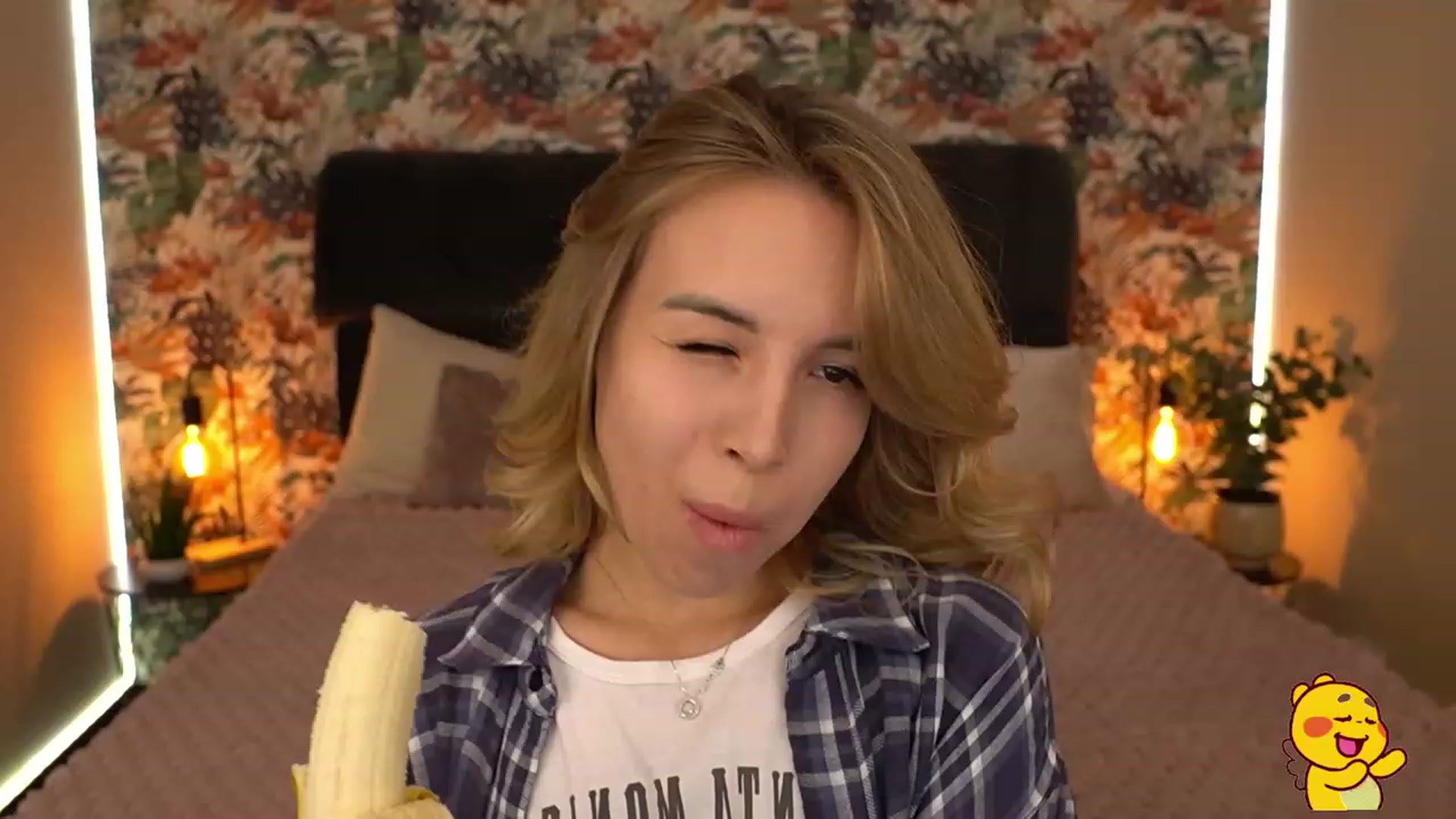 Gallery image thumbnail from Tilli's myfreecams stream on, 12/20/2023, 09:42 image 2 of 20
