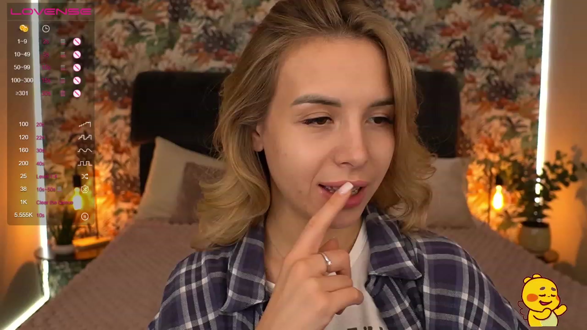 Gallery image thumbnail from Tilli's myfreecams stream on, 12/20/2023, 13:19 image 11 of 20