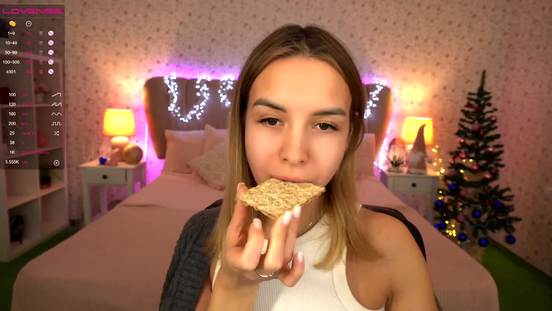 Gallery image thumbnail from Tilli's myfreecams stream on, 12/27/2023, 09:47 image 5 of 20