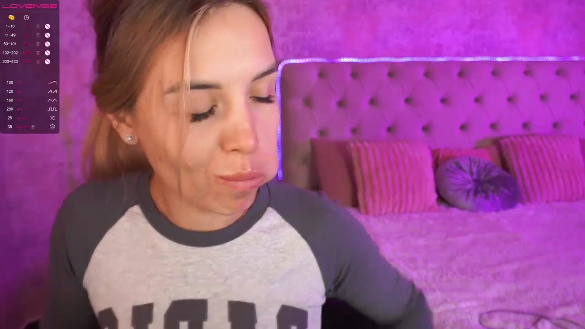 Gallery image thumbnail from Tilli's myfreecams stream on, 03/06/2024, 10:22 image 16 of 20