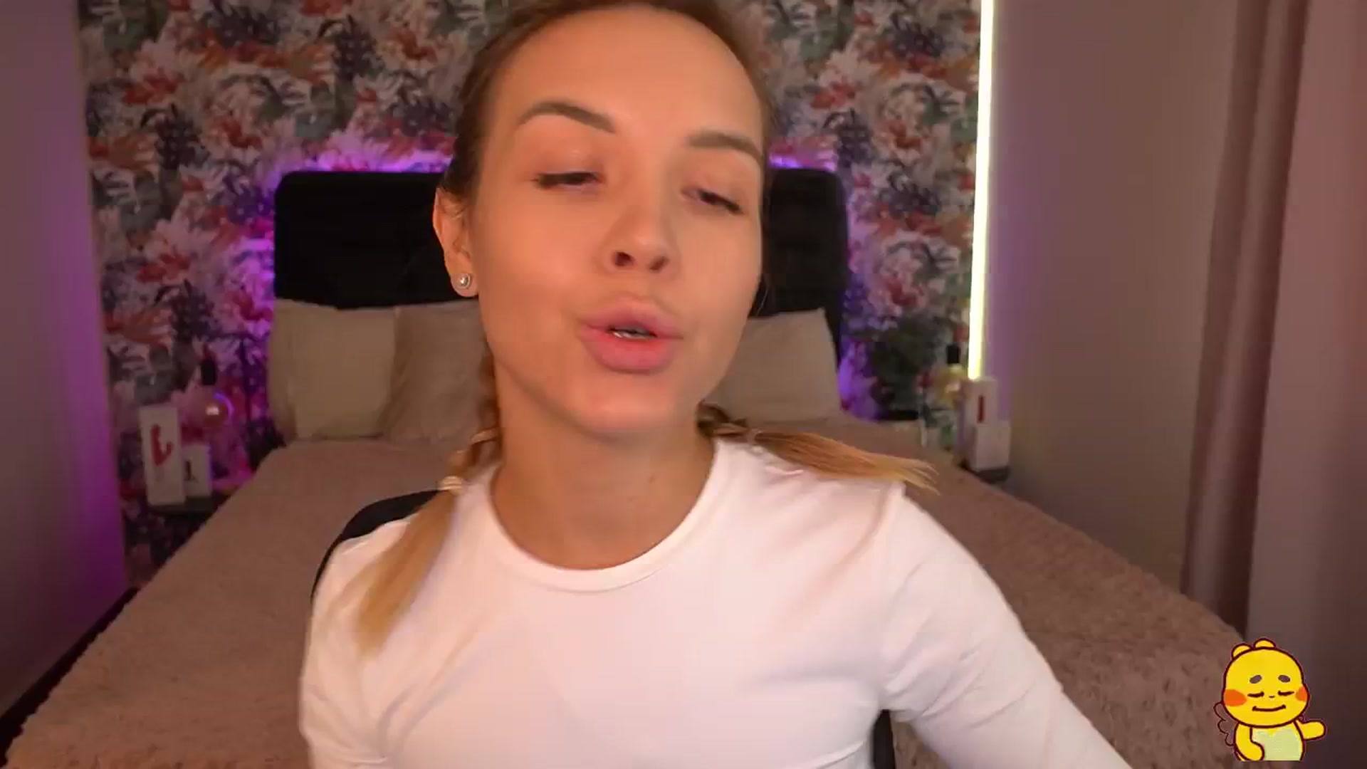 Gallery image thumbnail from Tilli's myfreecams stream on, 03/14/2024, 09:56 image 3 of 20