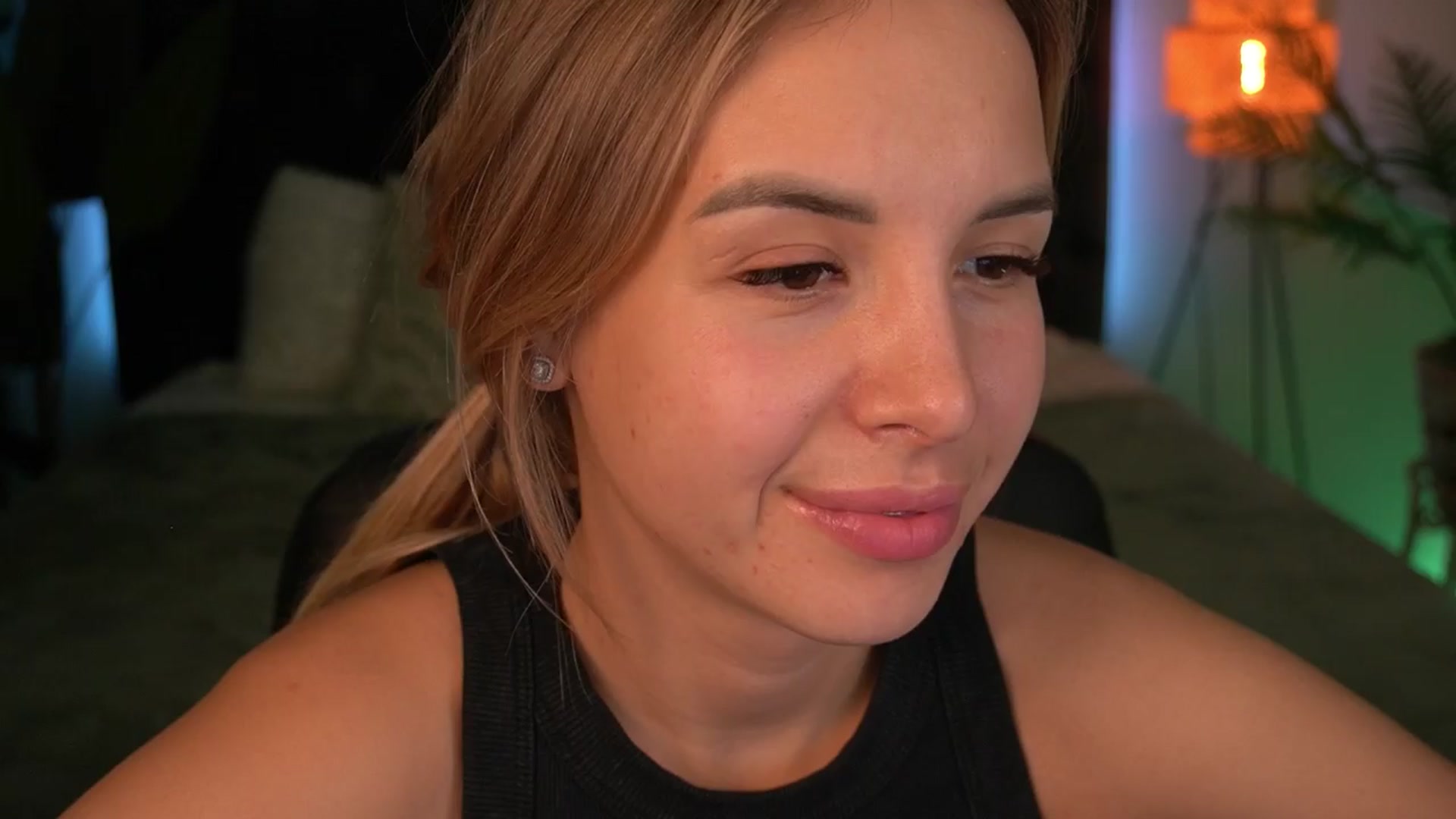Gallery image thumbnail from Tilli's myfreecams stream on, 04/08/2024, 14:20 image 15 of 20