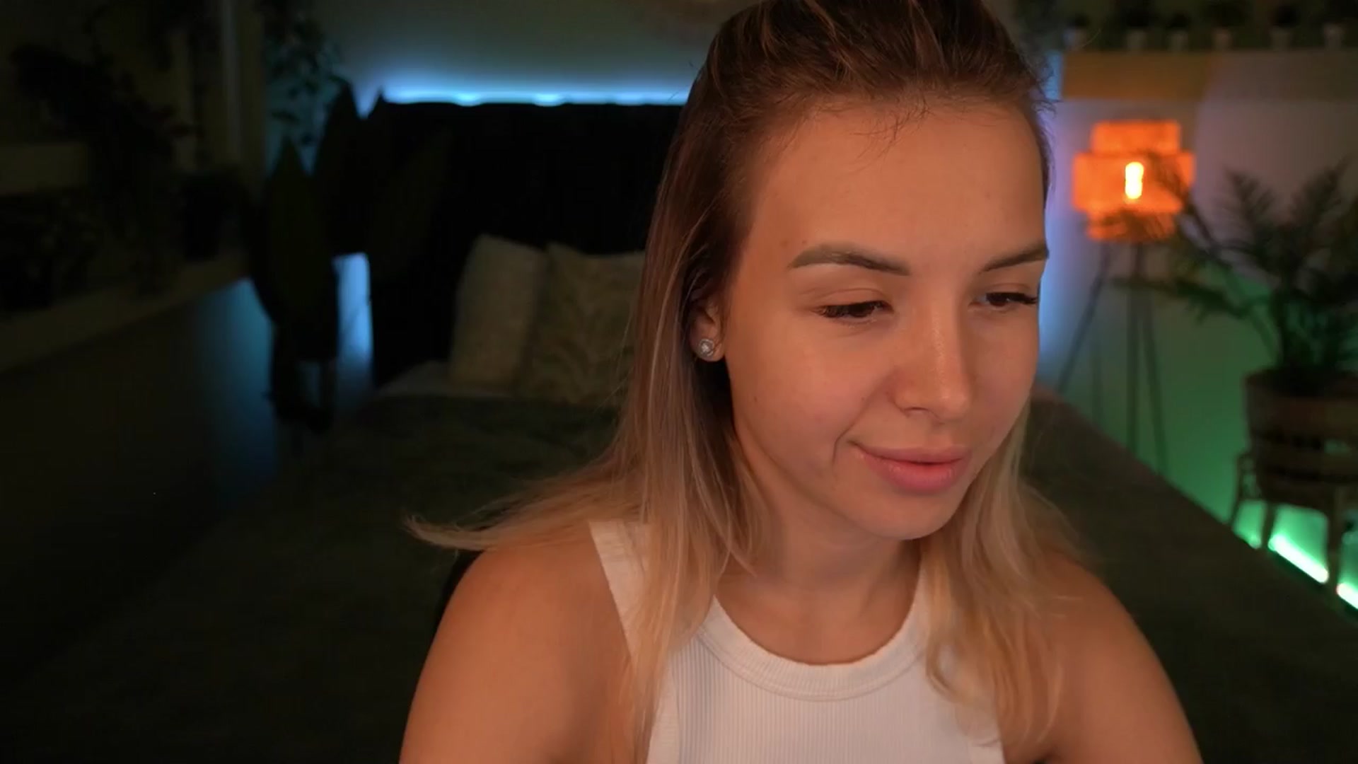 Gallery image thumbnail from Tilli's myfreecams stream on, 04/09/2024, 08:59 image 16 of 20