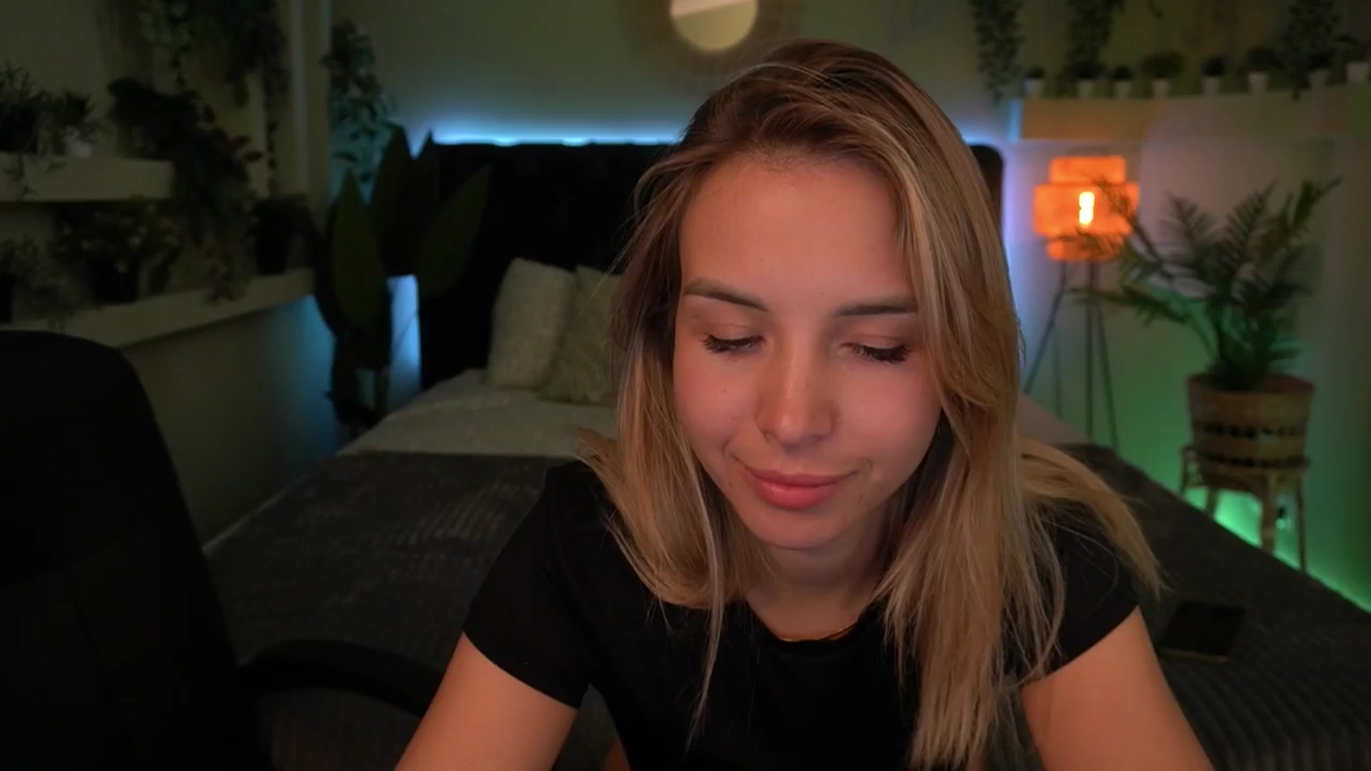 Gallery image thumbnail from Tilli's myfreecams stream on, 04/15/2024, 13:00 image 19 of 20