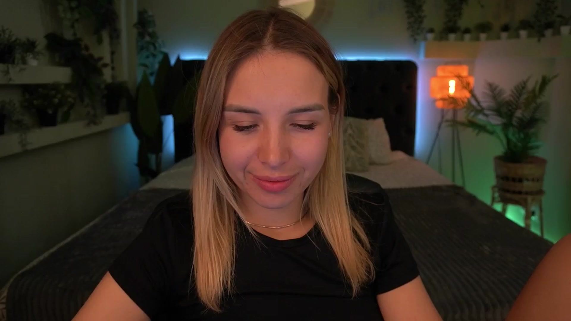 Gallery image thumbnail from Tilli's myfreecams stream on, 04/15/2024, 13:00 image 16 of 20