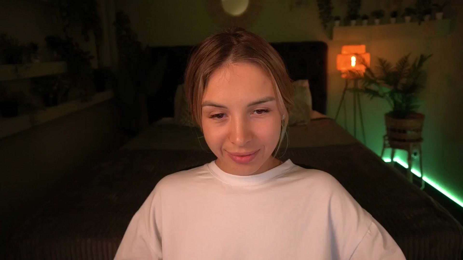 Gallery image thumbnail from Tilli's myfreecams stream on, 04/18/2024, 08:57 image 8 of 20