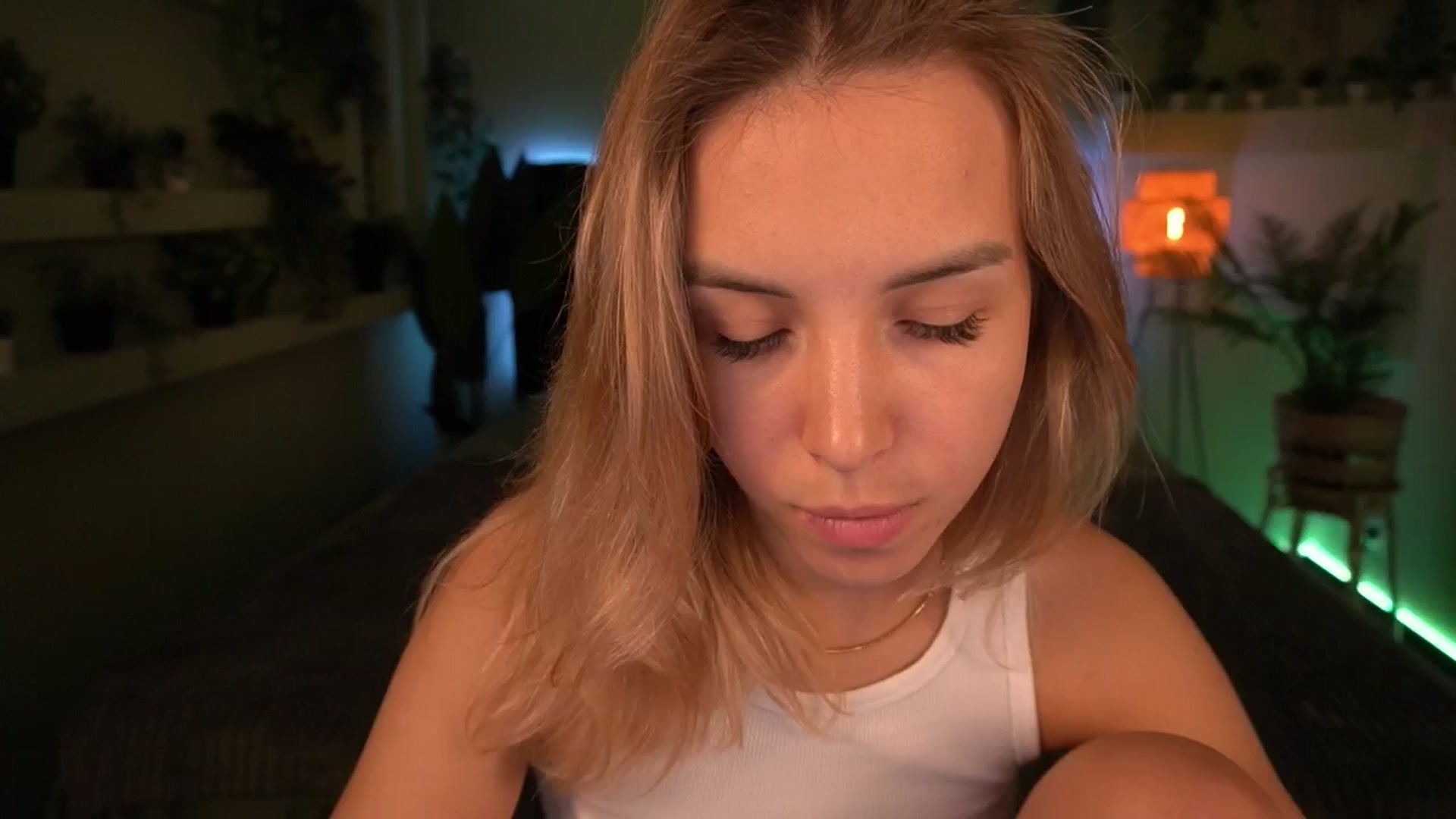 Gallery image thumbnail from Tilli's myfreecams stream on, 04/19/2024, 09:10 image 1 of 20