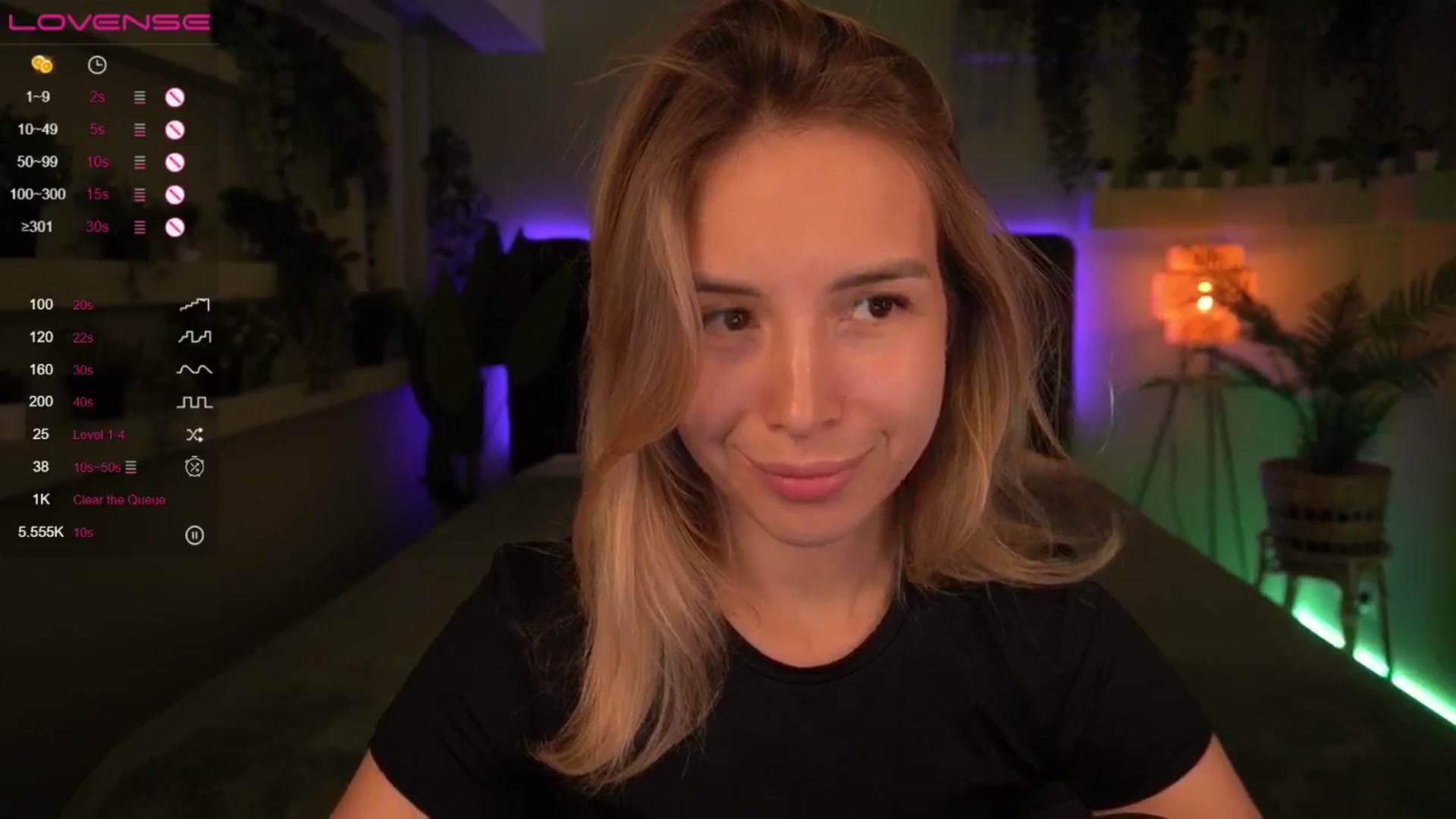Gallery image thumbnail from Tilli's myfreecams stream on, 05/01/2024, 07:48 image 14 of 20