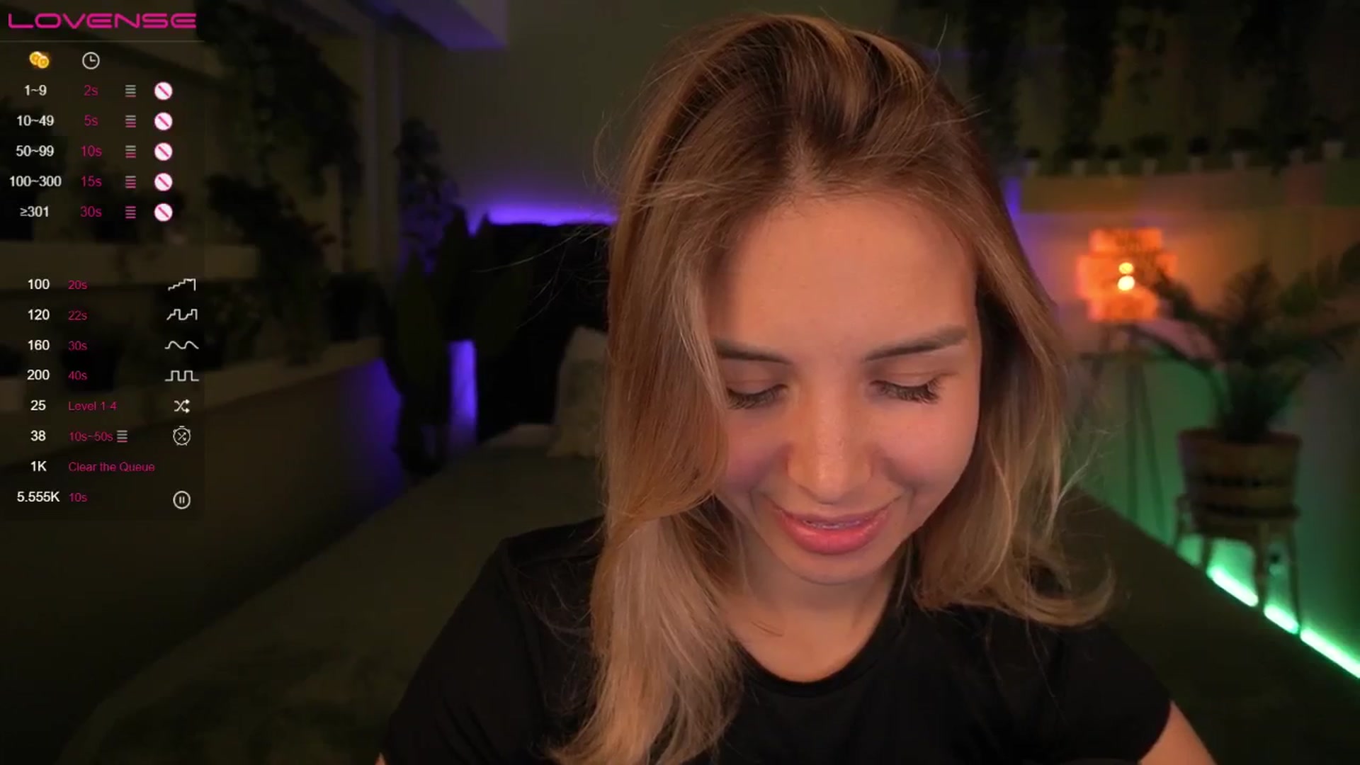 Gallery image thumbnail from Tilli's myfreecams stream on, 05/01/2024, 07:48 image 16 of 20