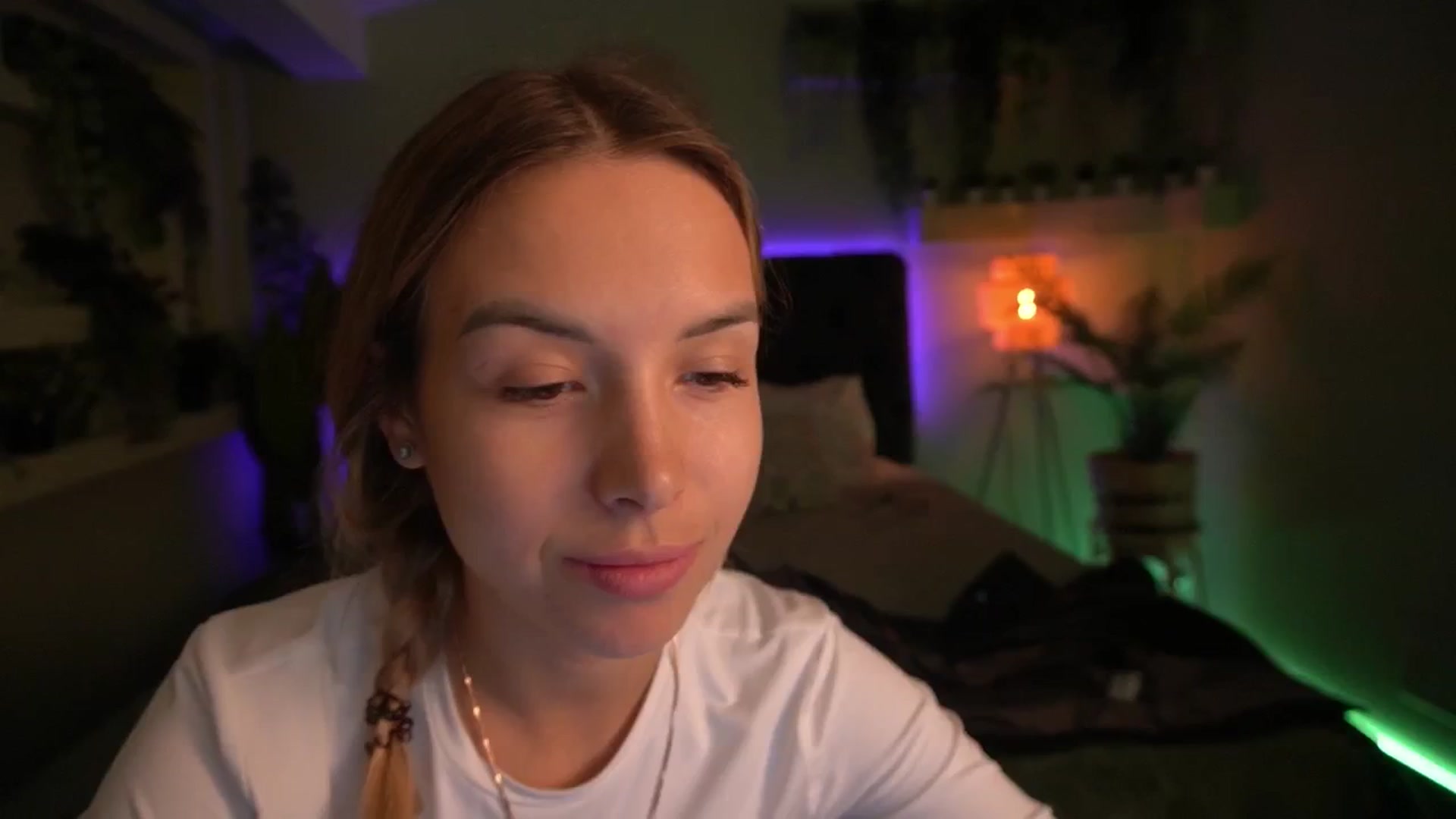 Gallery image thumbnail from Tilli's myfreecams stream on, 05/02/2024, 06:06 image 1 of 20