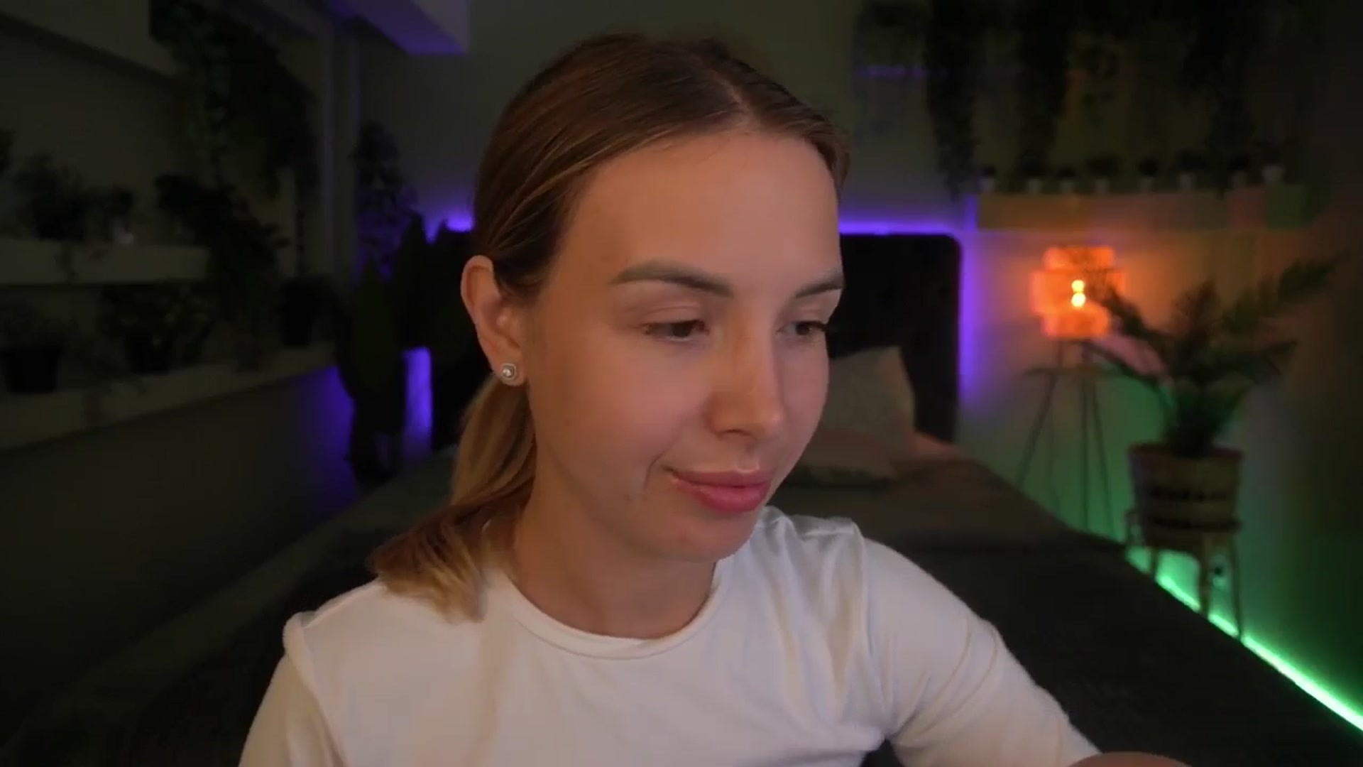 Gallery image thumbnail from Tilli's myfreecams stream on, 05/02/2024, 13:14 image 2 of 20