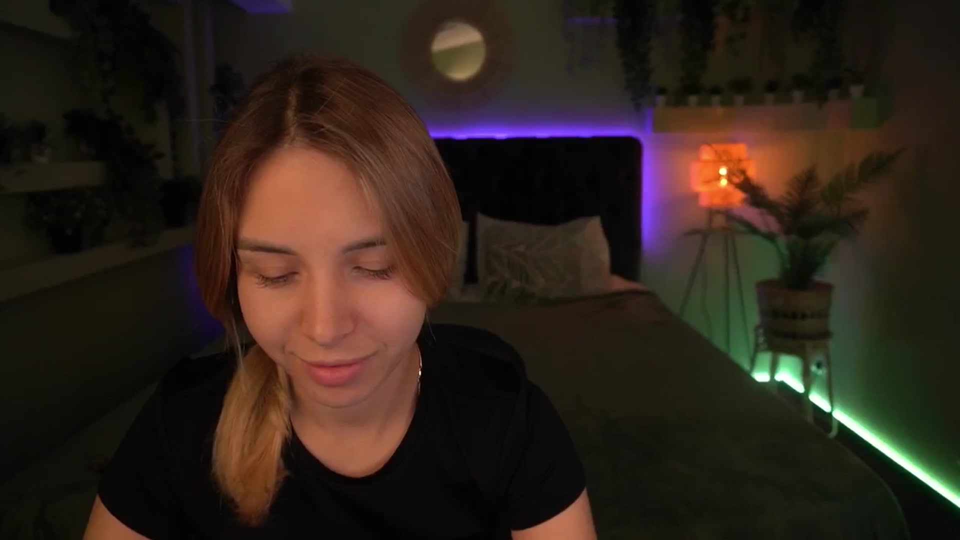 Gallery image thumbnail from Tilli's myfreecams stream on, 05/07/2024, 06:07 image 14 of 20
