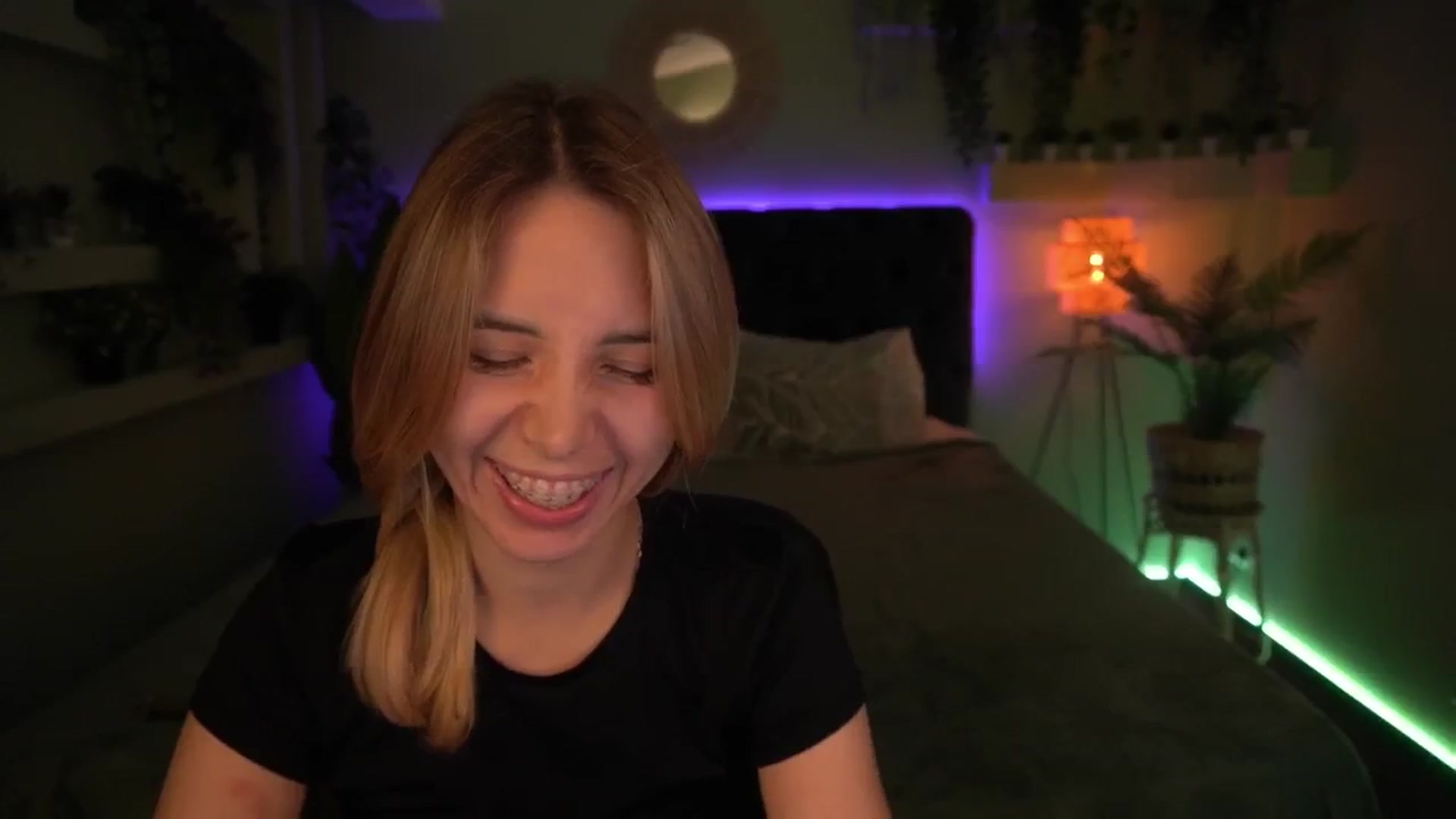 Gallery image thumbnail from Tilli's myfreecams stream on, 05/07/2024, 06:07 image 15 of 20
