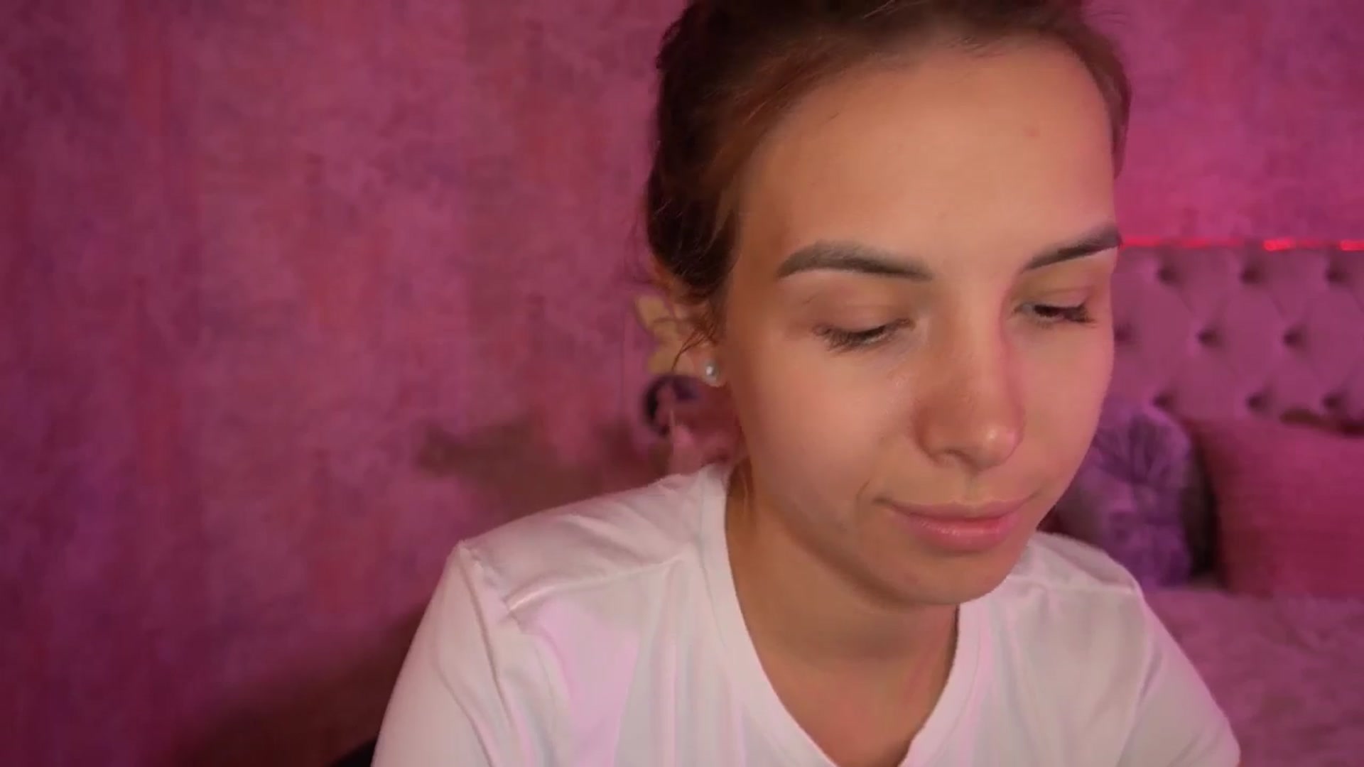 Gallery image thumbnail from Tilli's myfreecams stream on, 05/08/2024, 09:55 image 2 of 20
