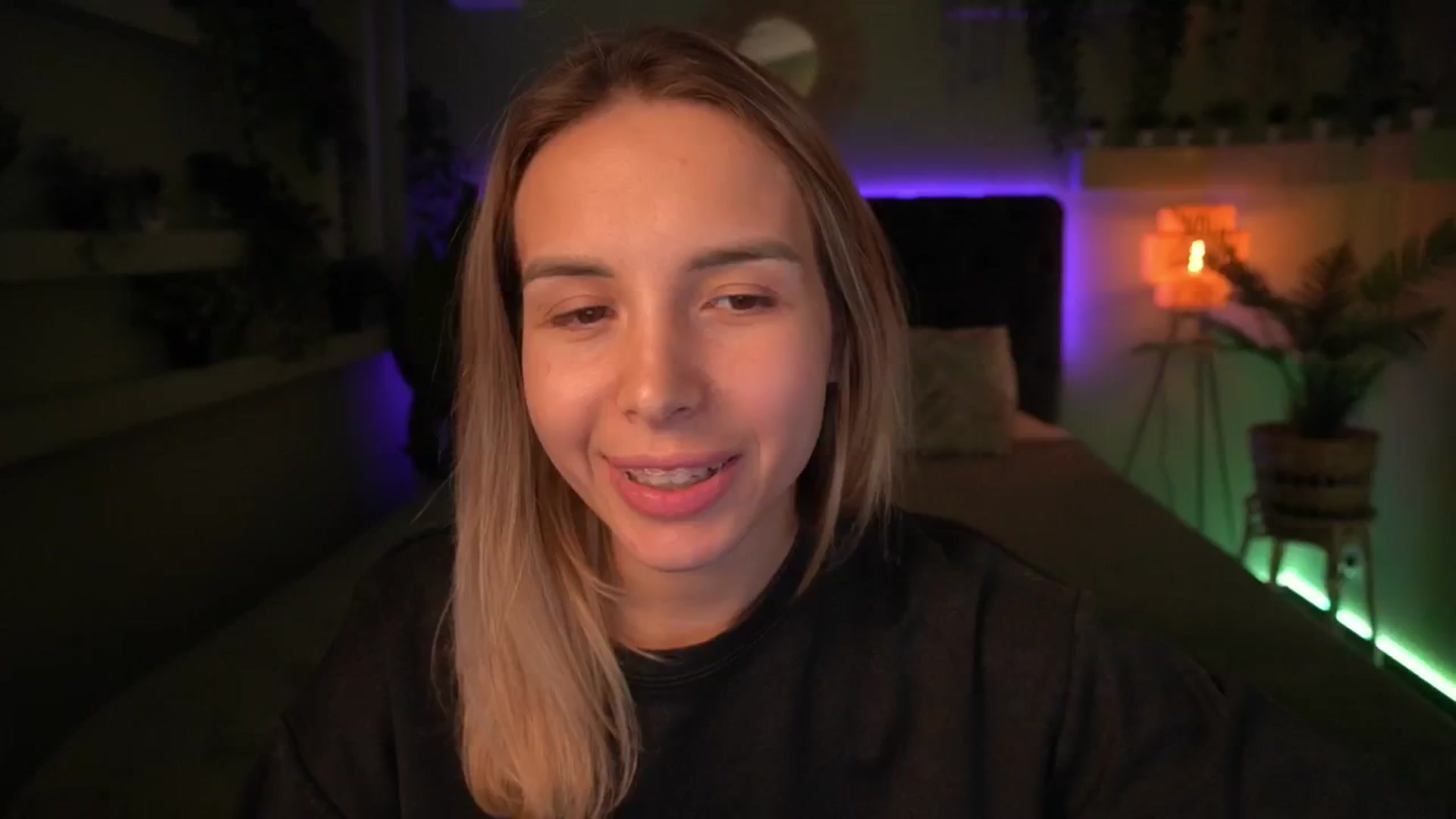 Gallery image thumbnail from Tilli's myfreecams stream on, 05/09/2024, 12:41 image 6 of 20