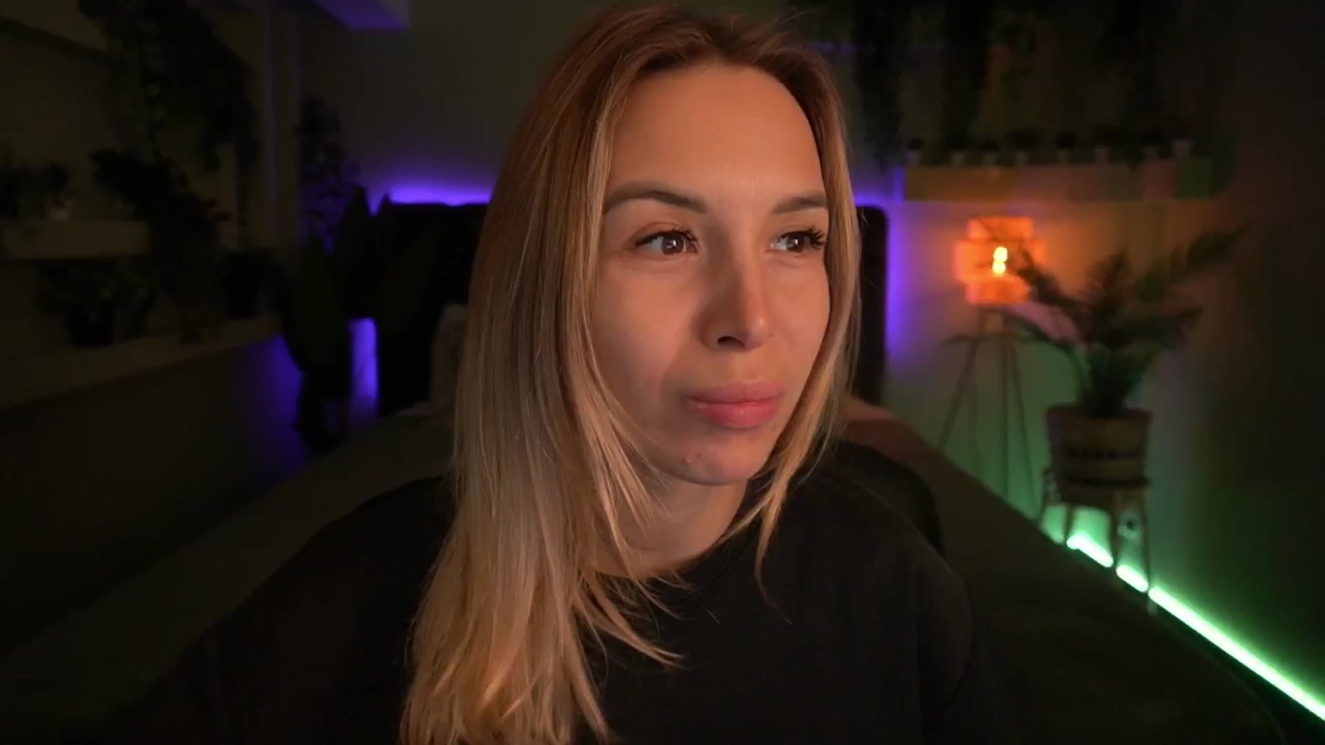 Gallery image thumbnail from Tilli's myfreecams stream on, 05/14/2024, 06:43 image 1 of 20