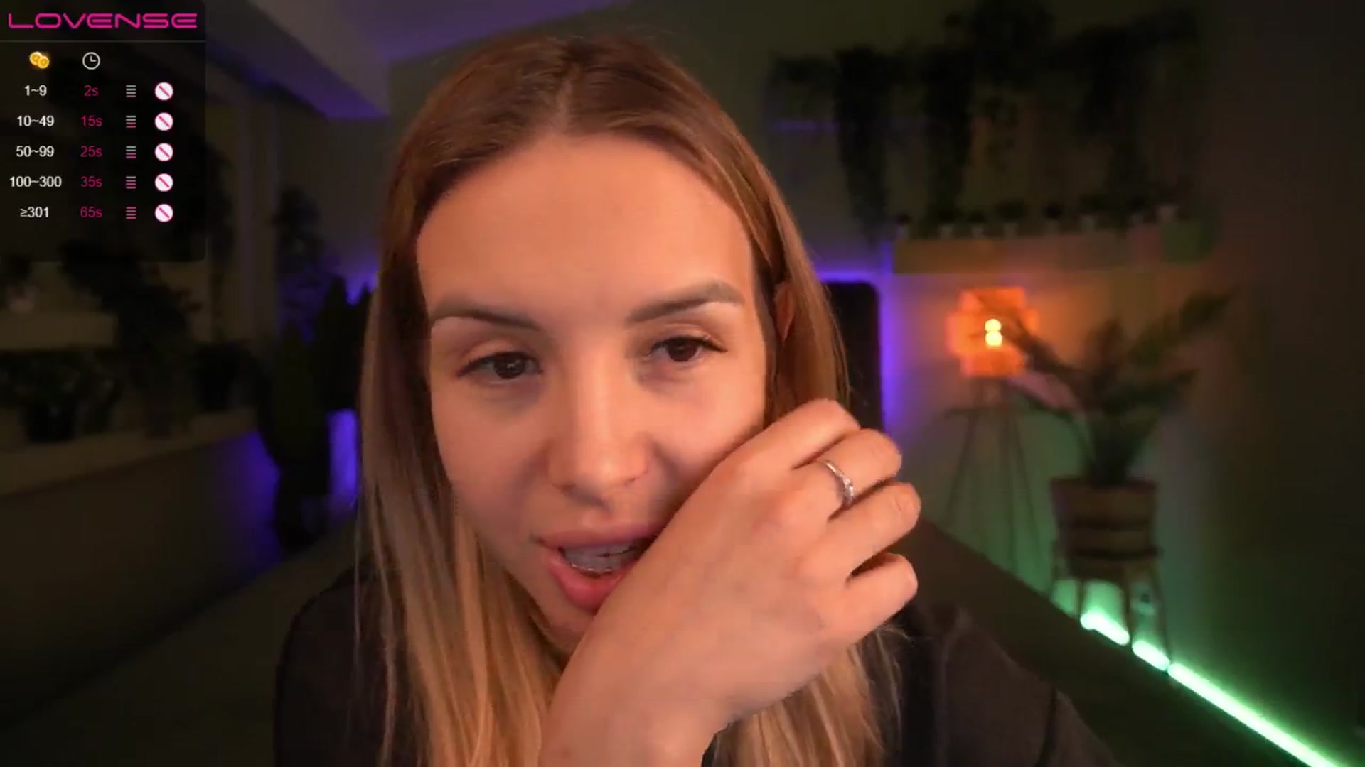 Gallery image thumbnail from Tilli's myfreecams stream on, 05/14/2024, 07:16 image 7 of 20