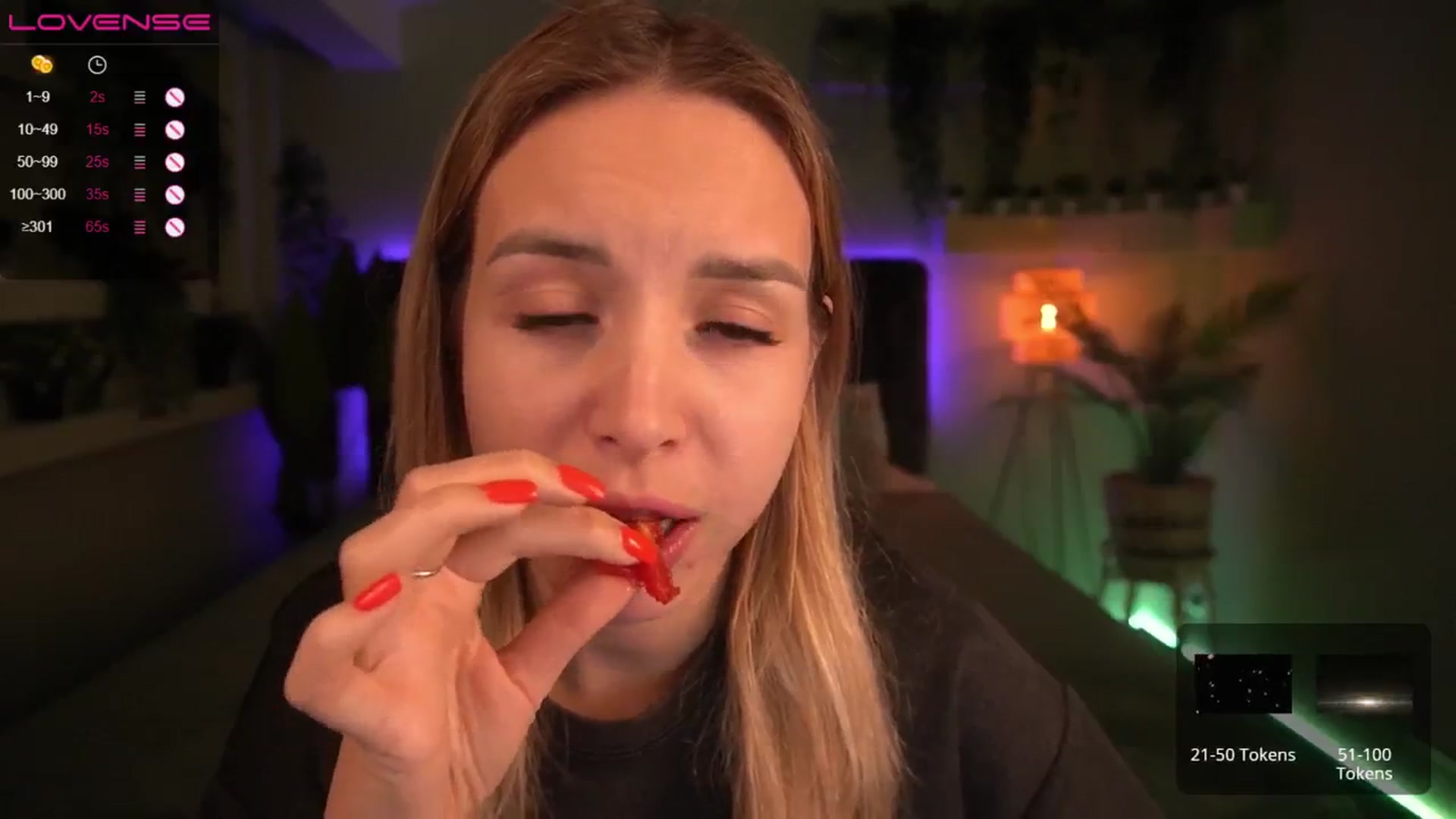 Gallery image thumbnail from Tilli's myfreecams stream on, 05/14/2024, 09:32 image 2 of 20