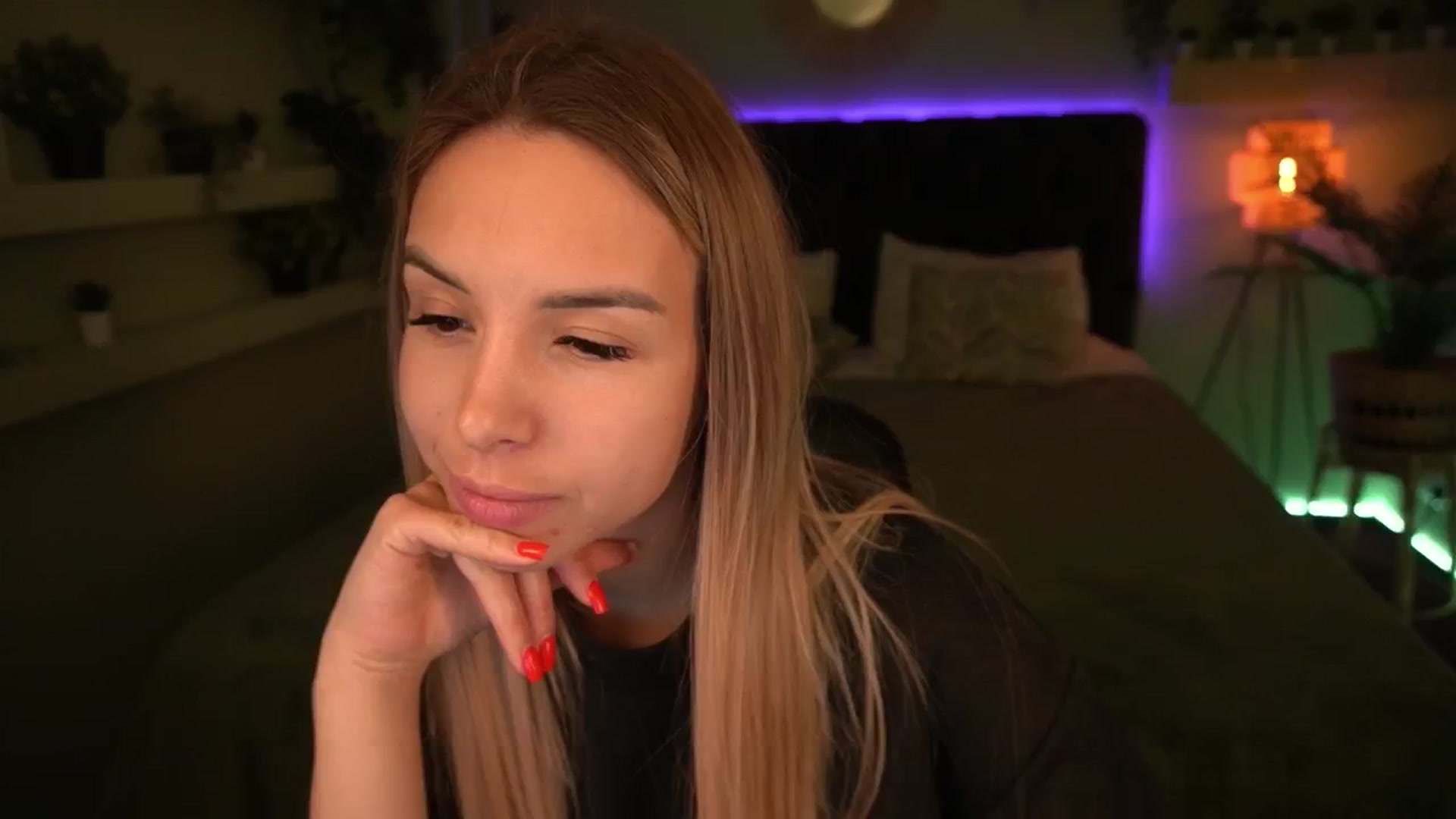 Gallery image thumbnail from Tilli's myfreecams stream on, 05/20/2024, 11:11 image 9 of 20