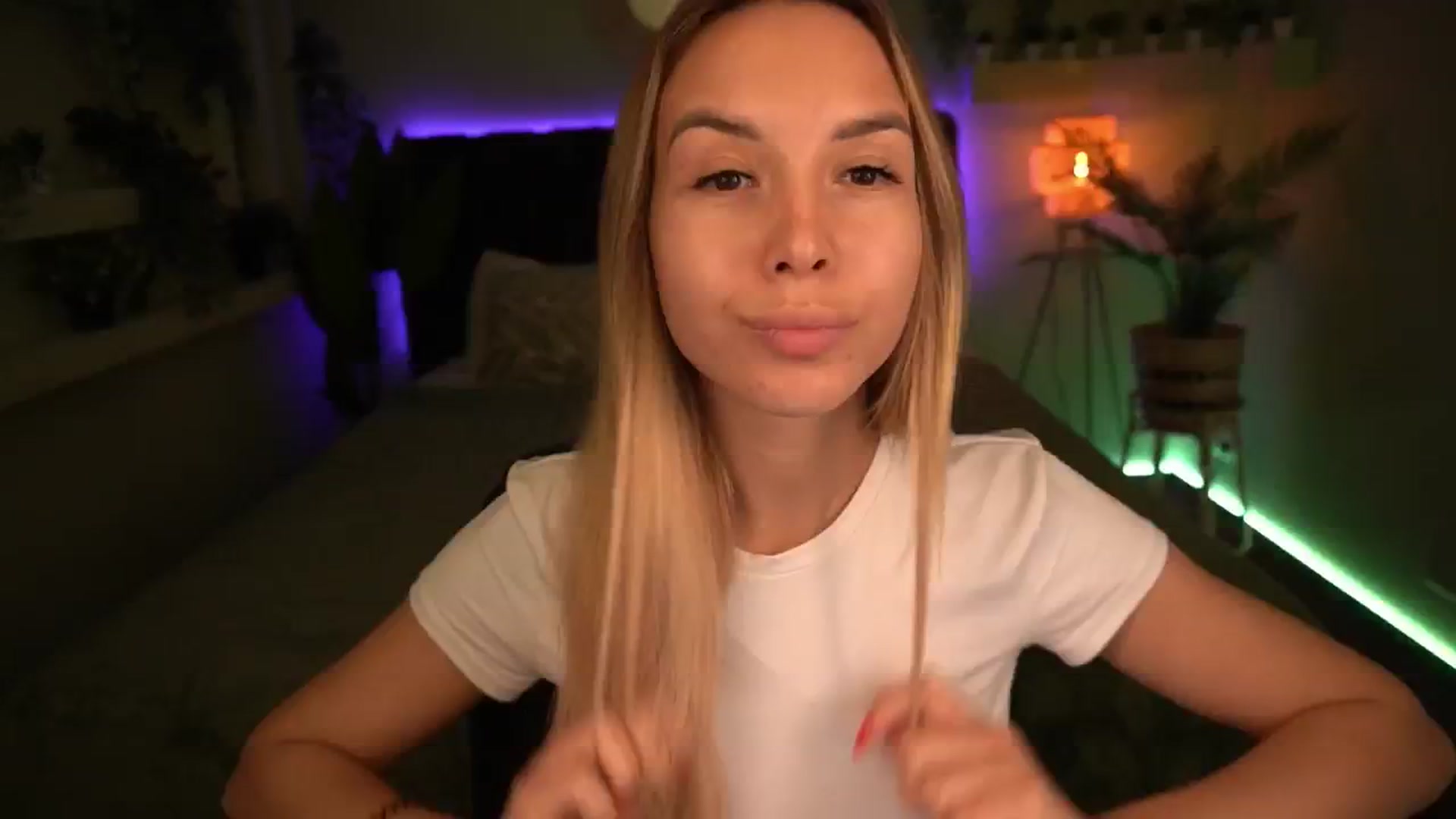 Gallery image thumbnail from Tilli's myfreecams stream on, 05/21/2024, 08:41 image 9 of 20